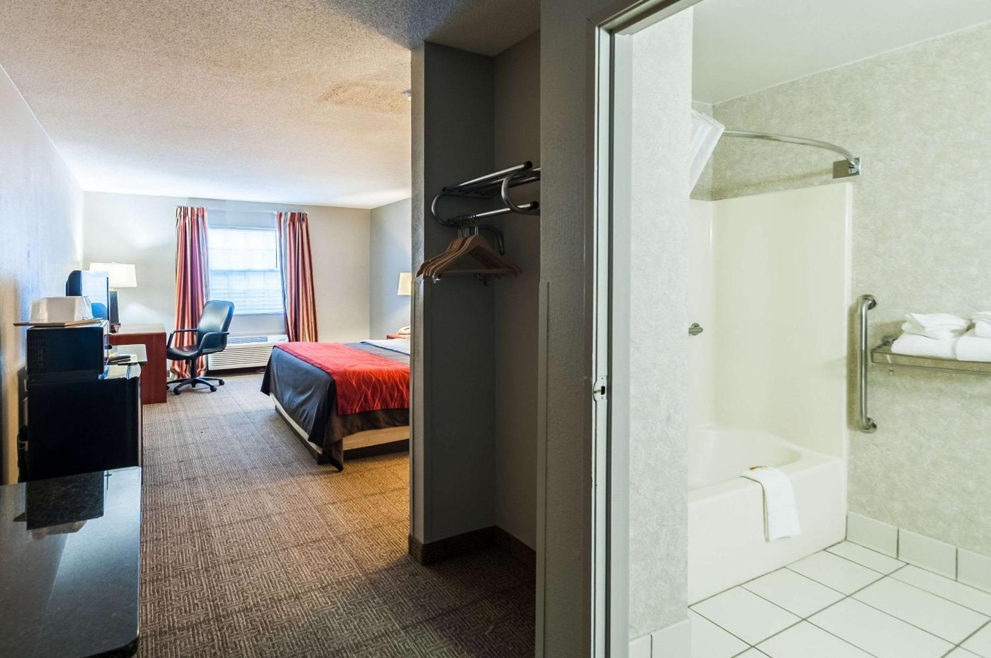King Room Accessible or Non-Smoking