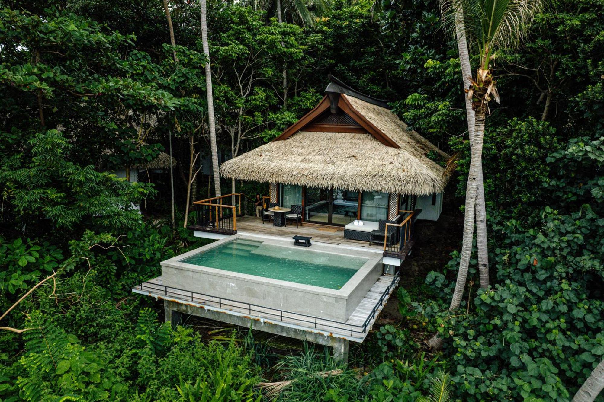 1 King Bed Pool Villa