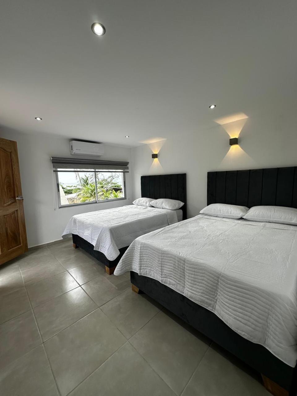 Quadruple Room Private Bathroom