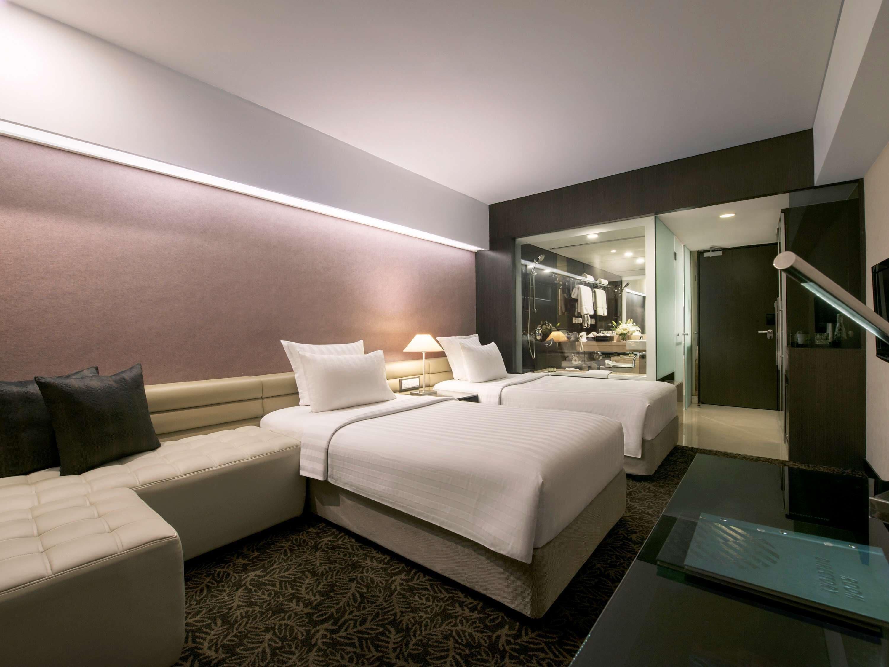 Premium Superior Twin Room City View