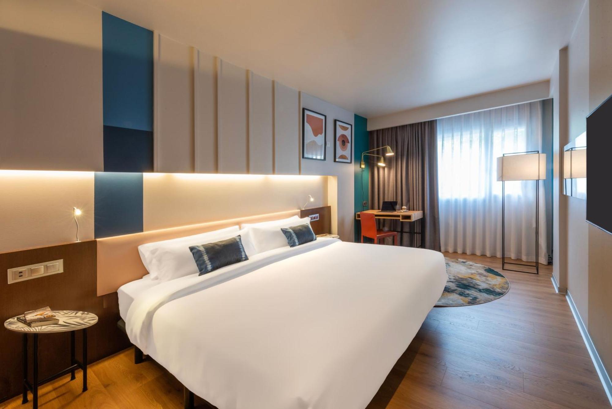 Premium King Room