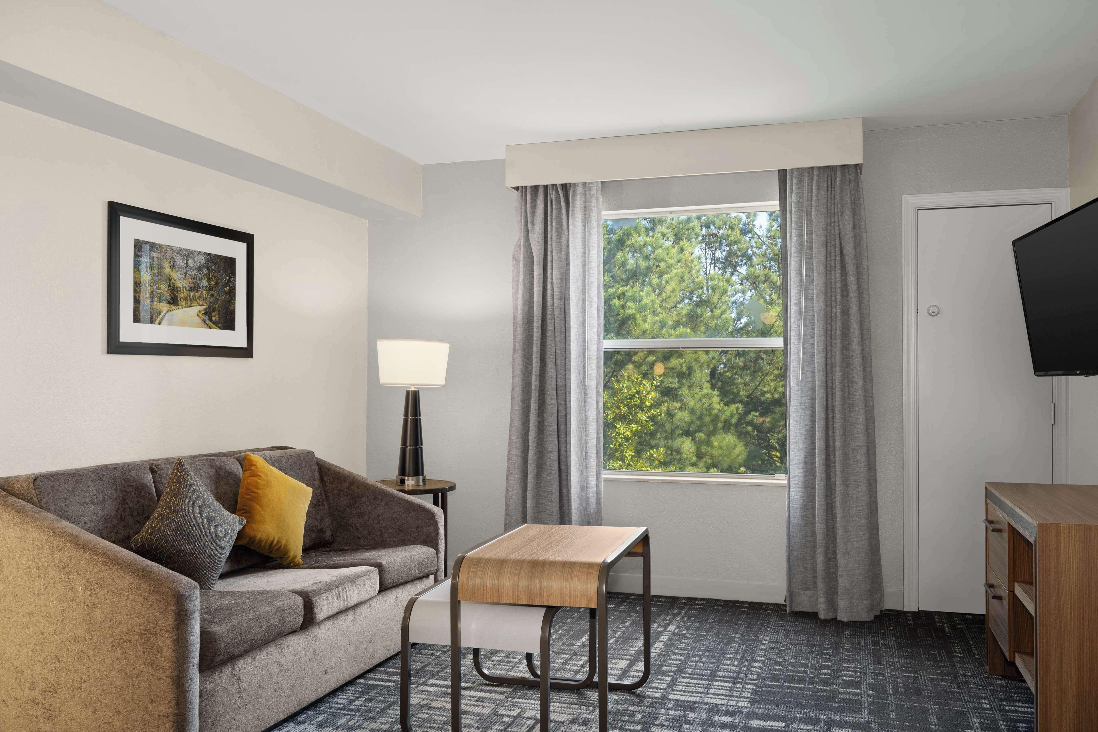 Two-Bedroom Suite One King Bed Two Double Beds Non-Smoking
