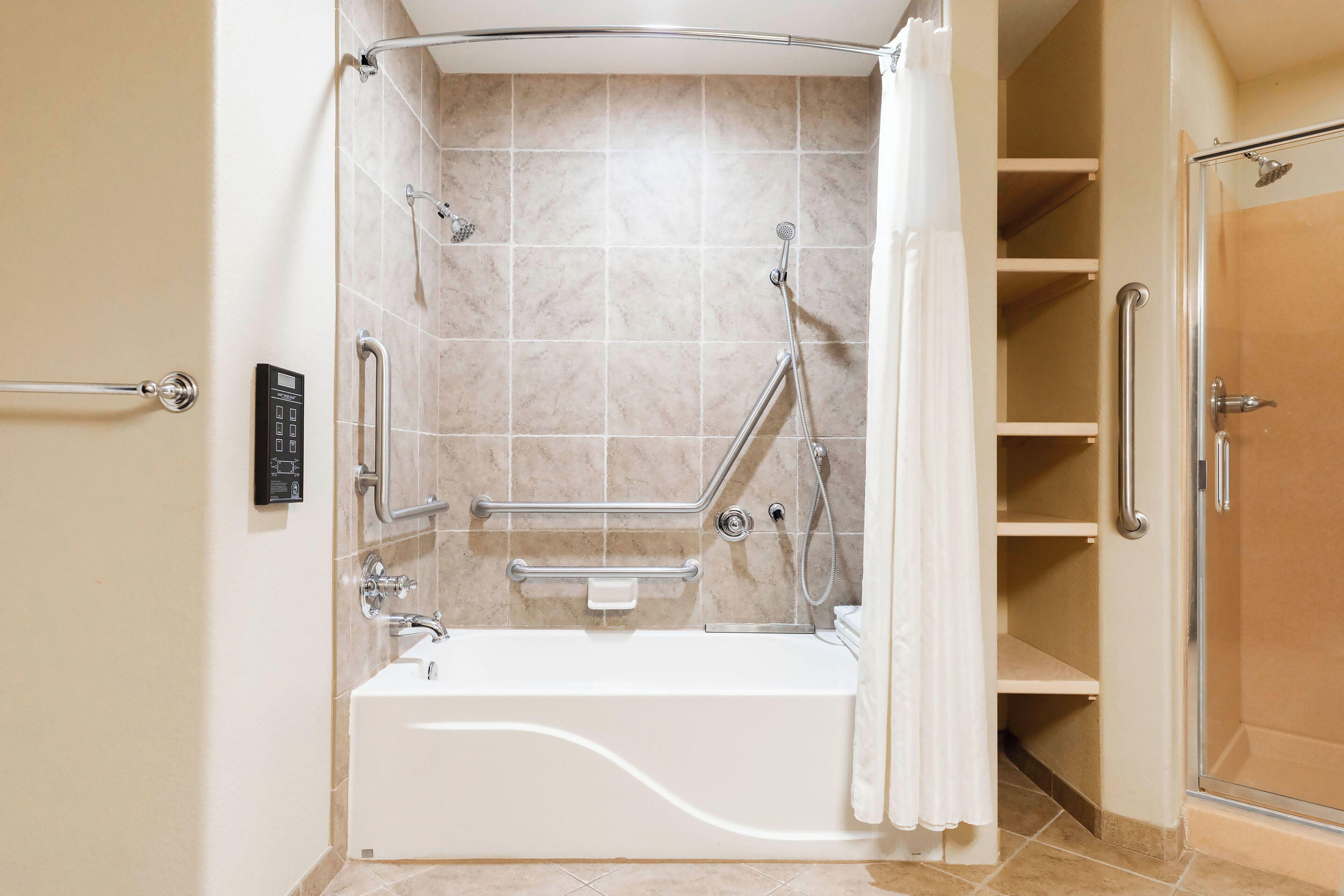 1 BEDROOM 1 KING SUITE ACCESSIBLE TUB,1756507835:JPEG