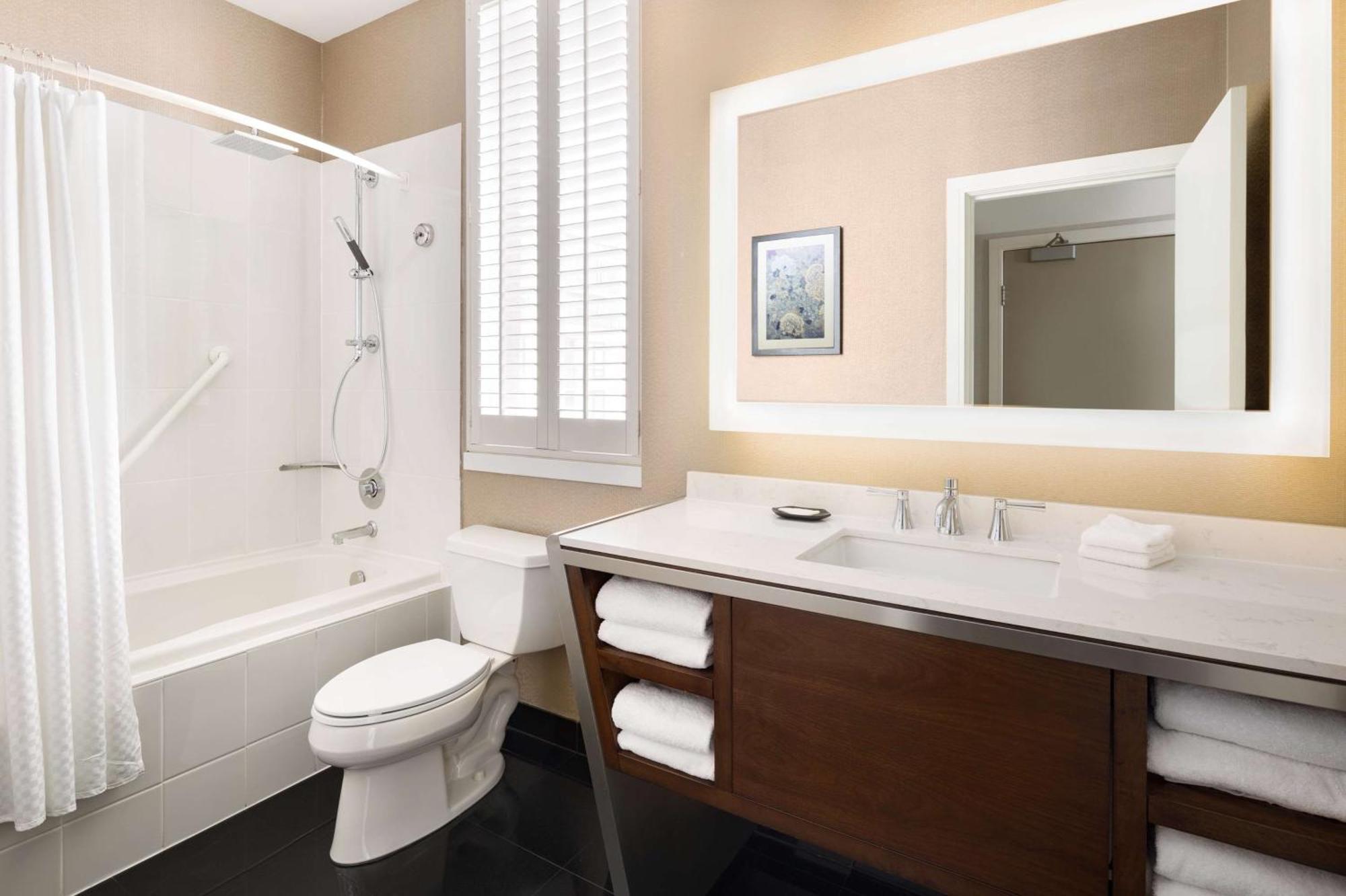 Queen Suite