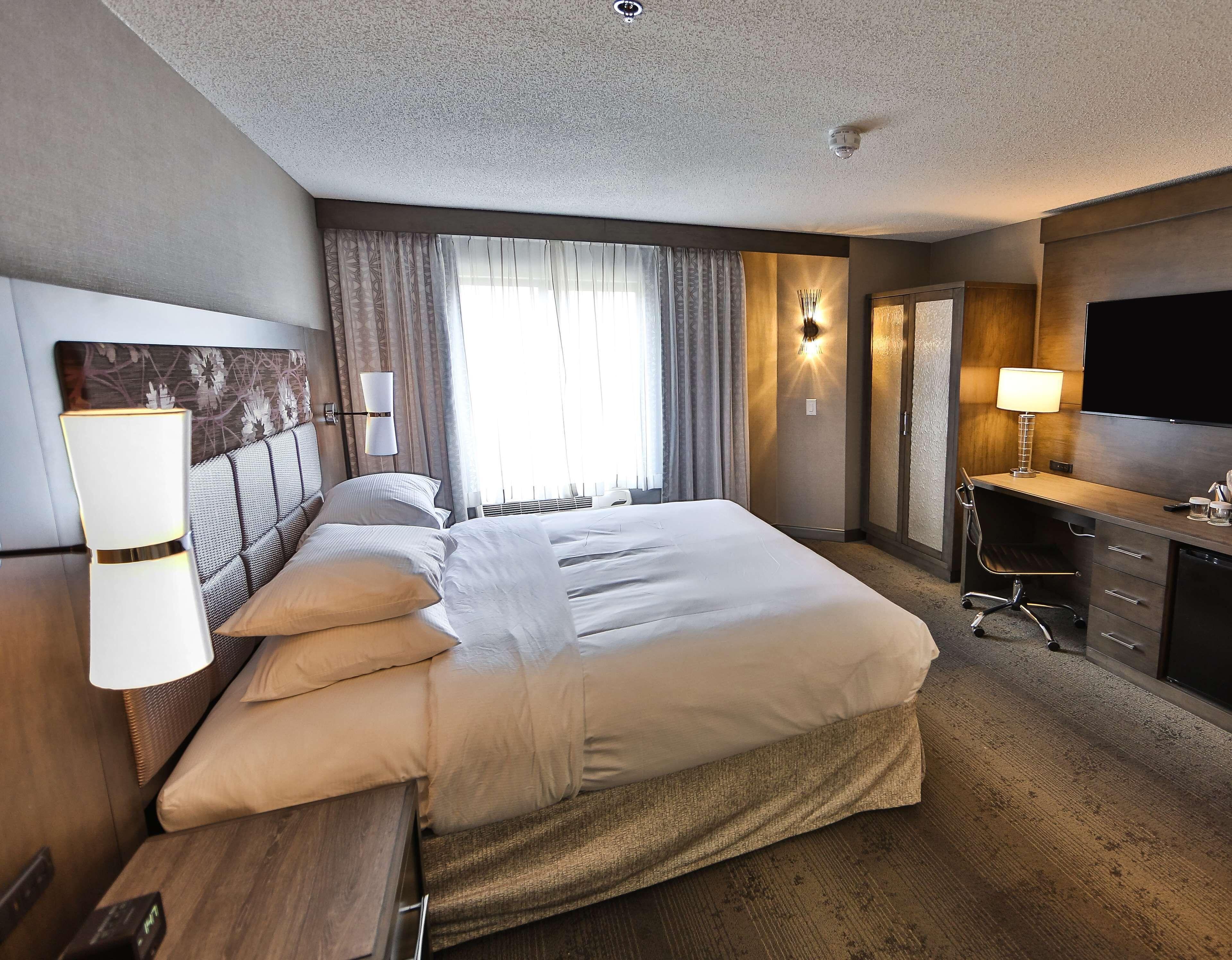 King Room Accessible Tub Mobility Access