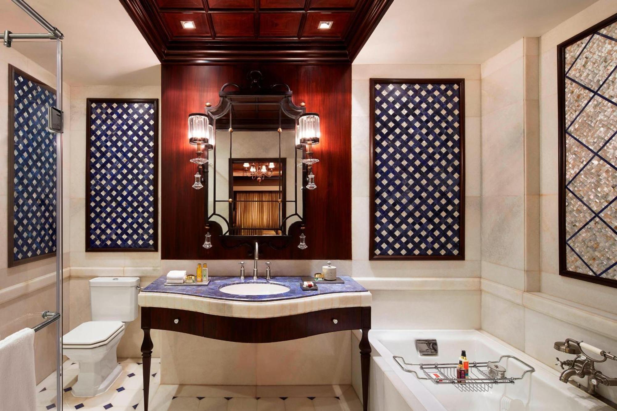 Luxury Suite 2 way Airport Transfer Access to club lounge including Hi-Tea from 3-5 pm Happy Hours from 6-8 pm