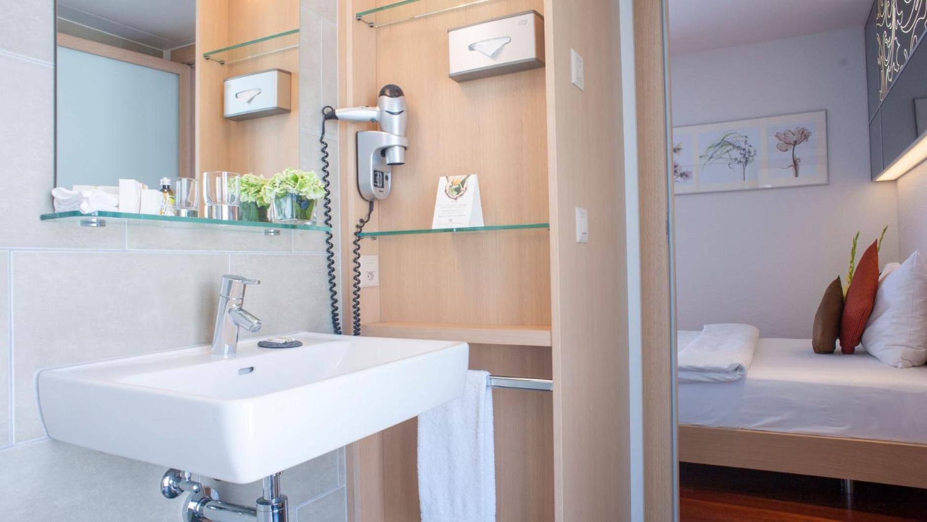 Premium Single Room