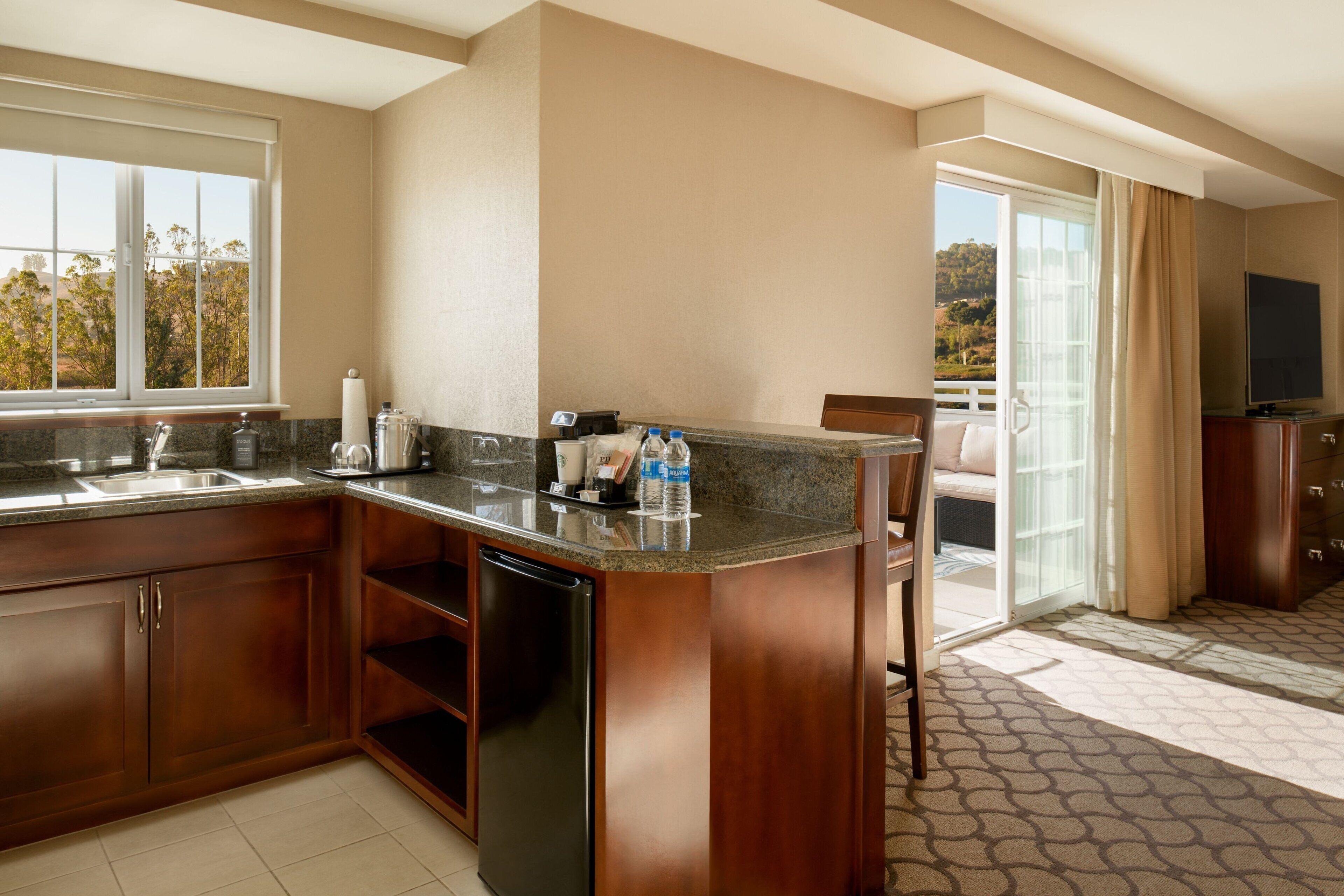 Junior King Suite Marina View