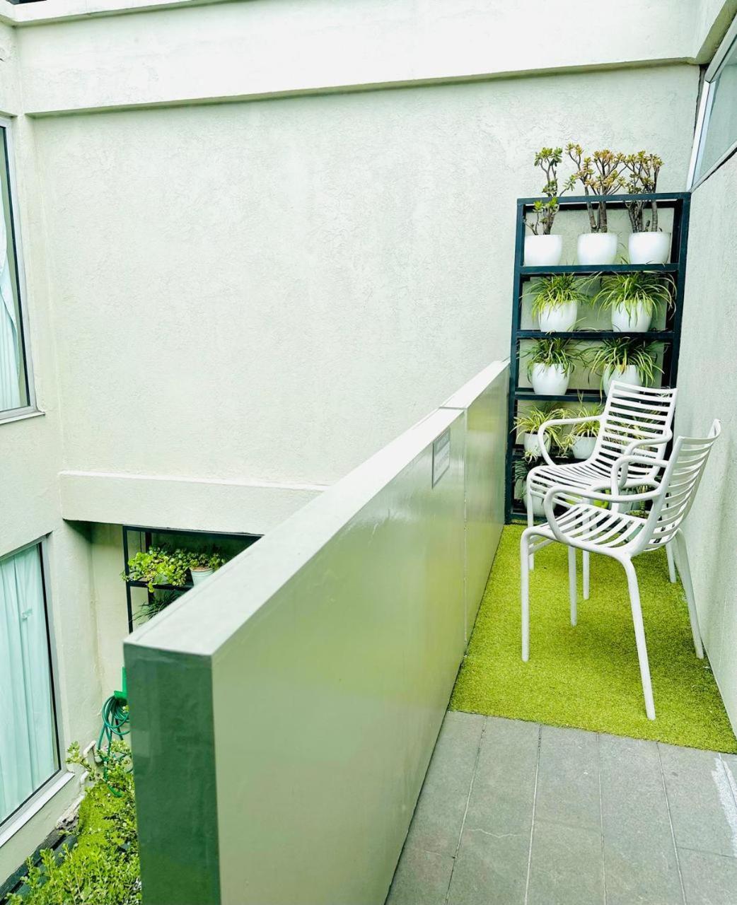 Apartment Balcony,1603740131:JPEG