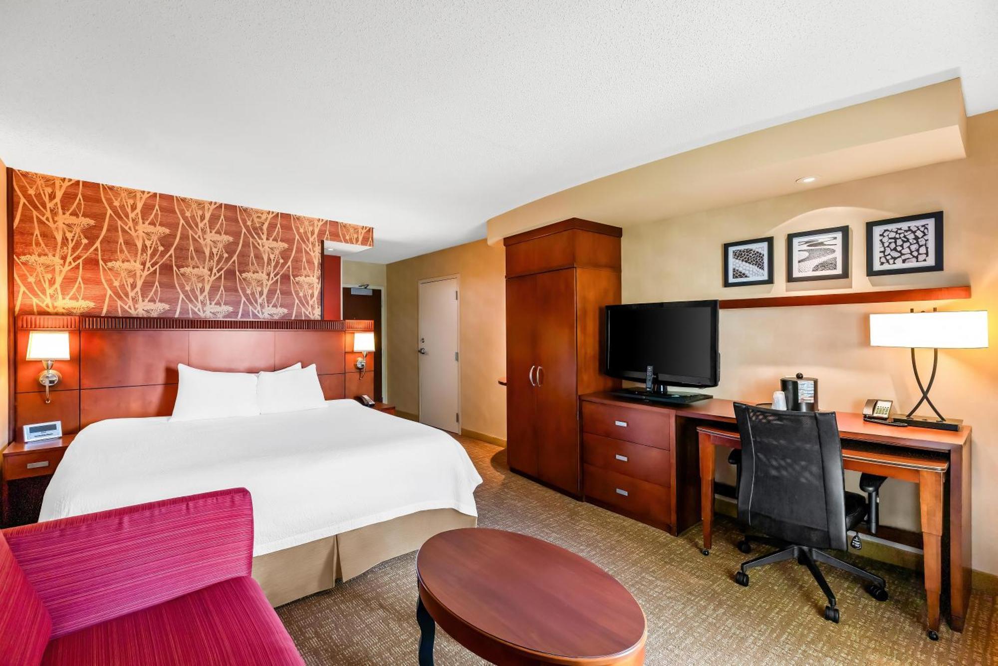 King Balcony Room,1710614765:JPEG