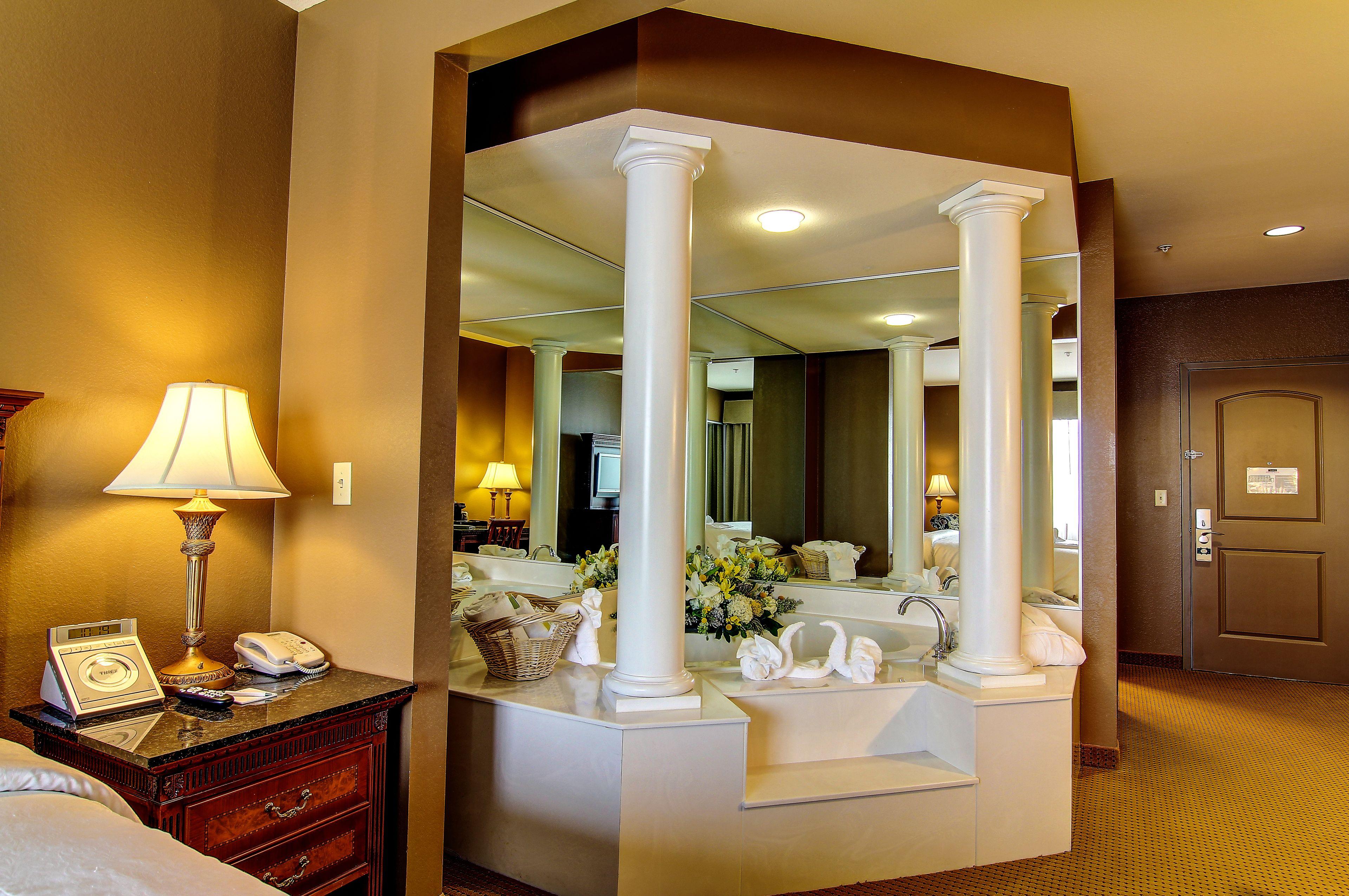 King Suite Spa Bath