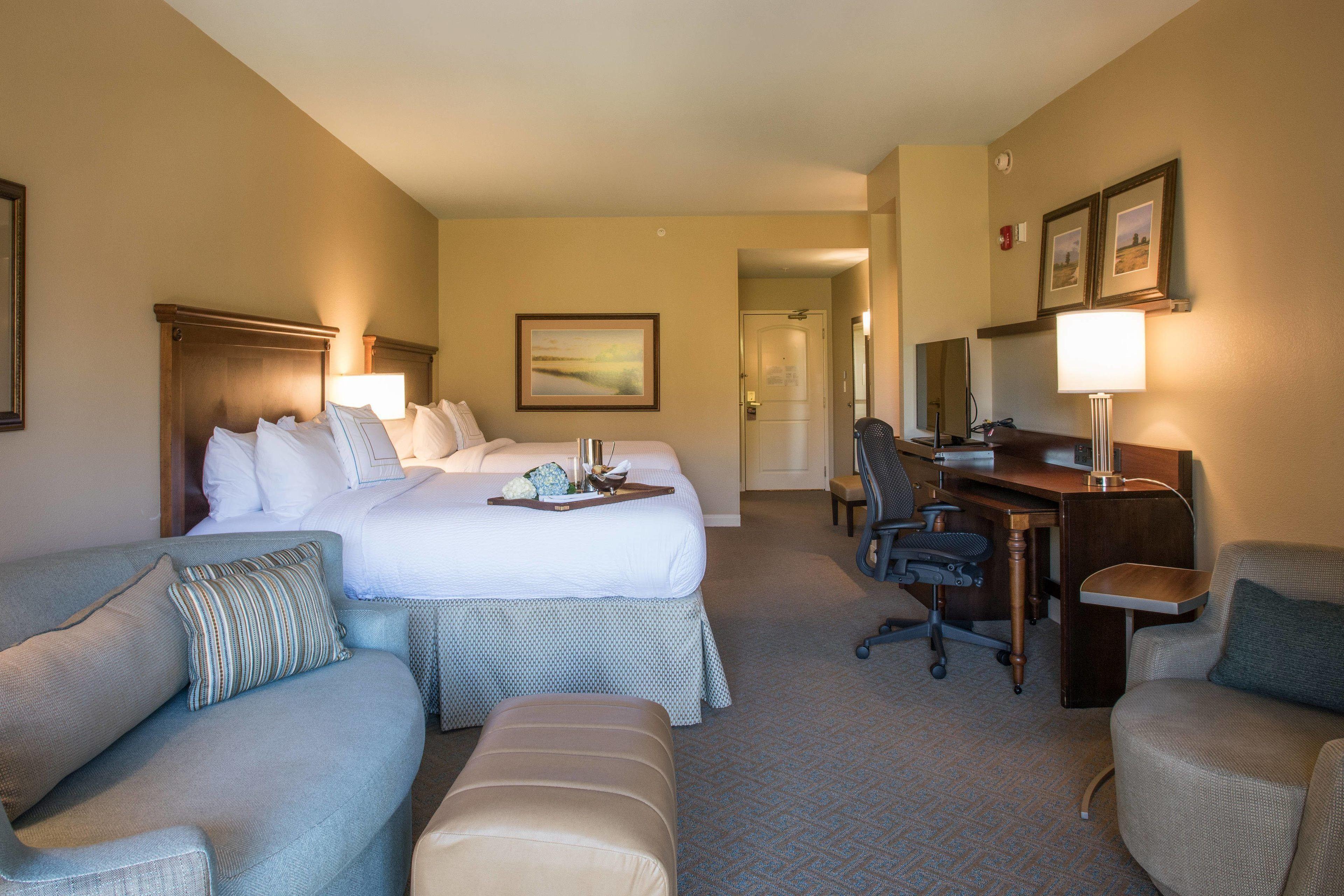 Queen Room Cortyard View Balcony