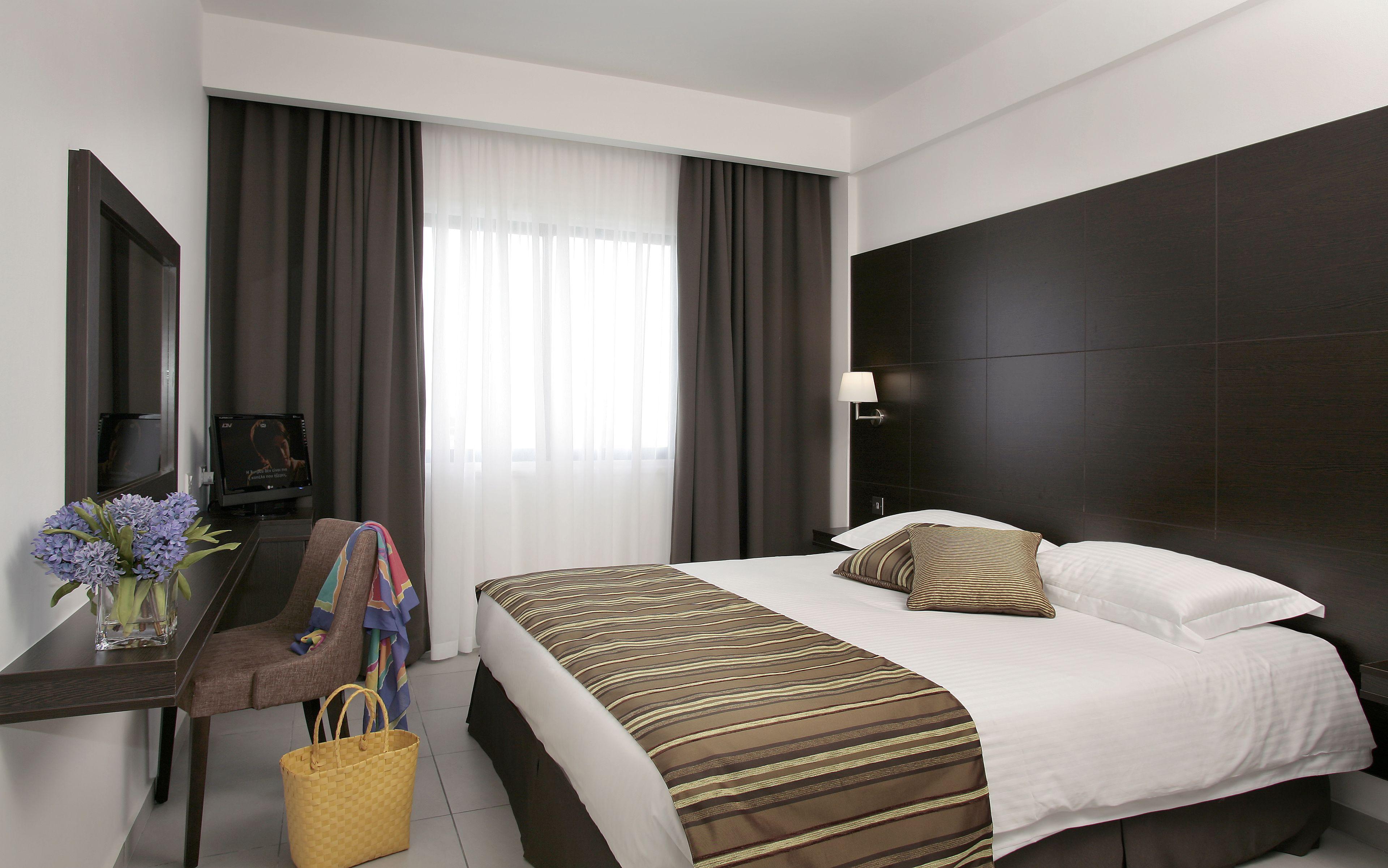 Superior One-Bedroom Apartment
