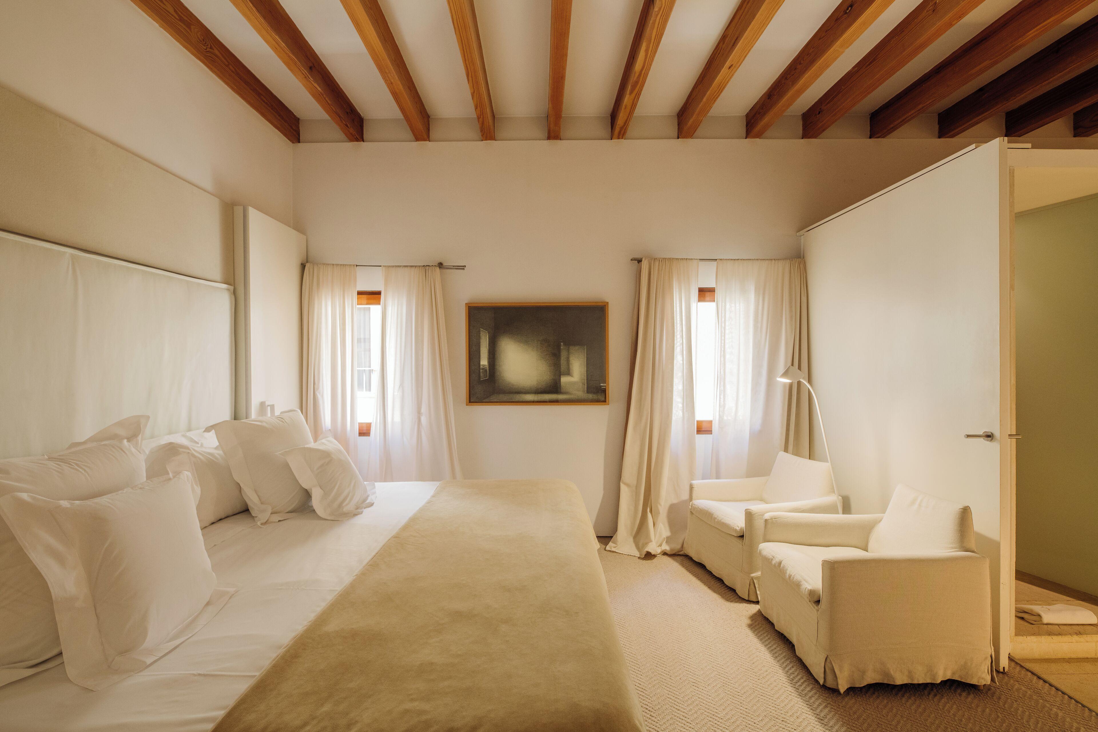 Deluxe Double Room,1765811283:JPEG