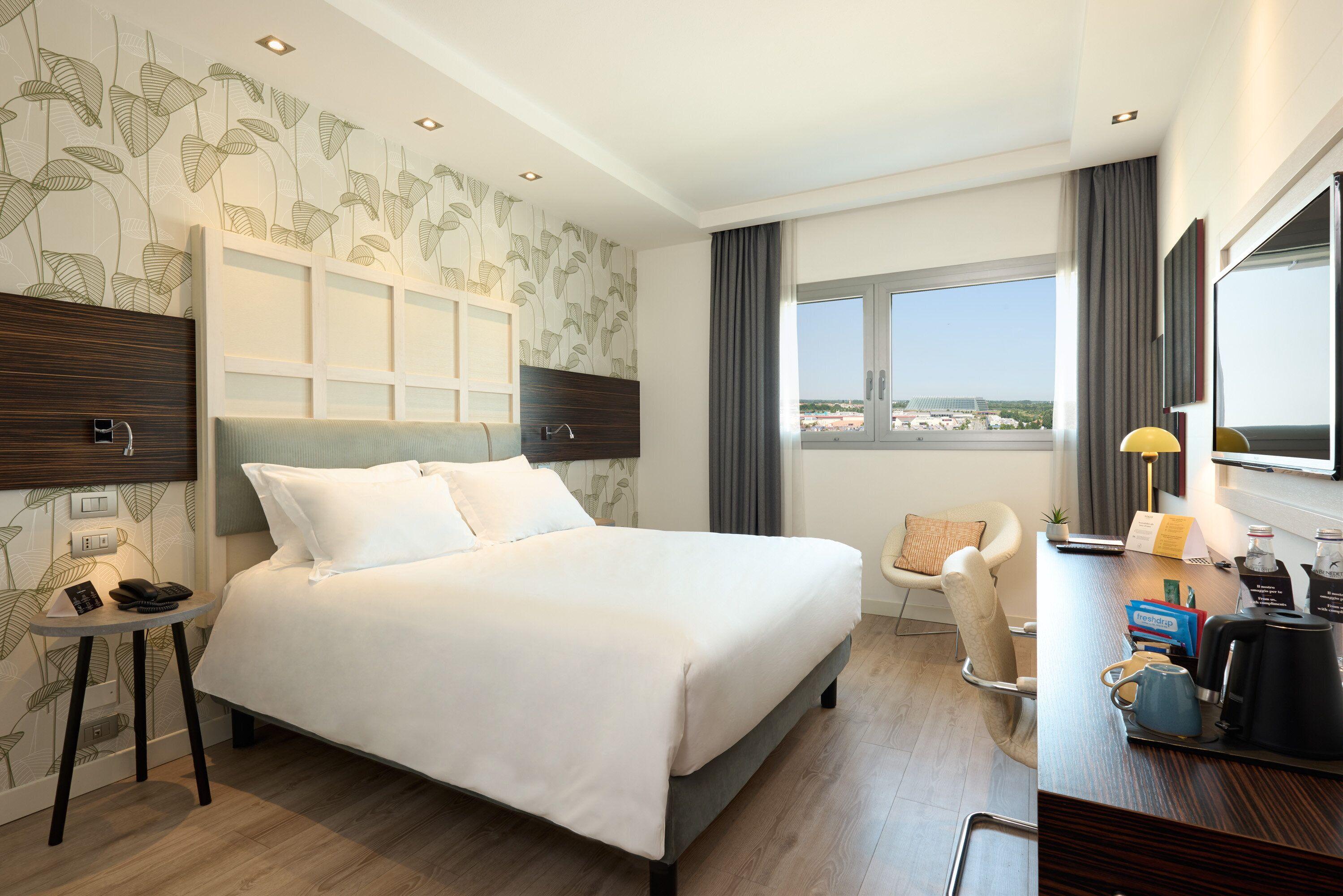 Standard Queen Room