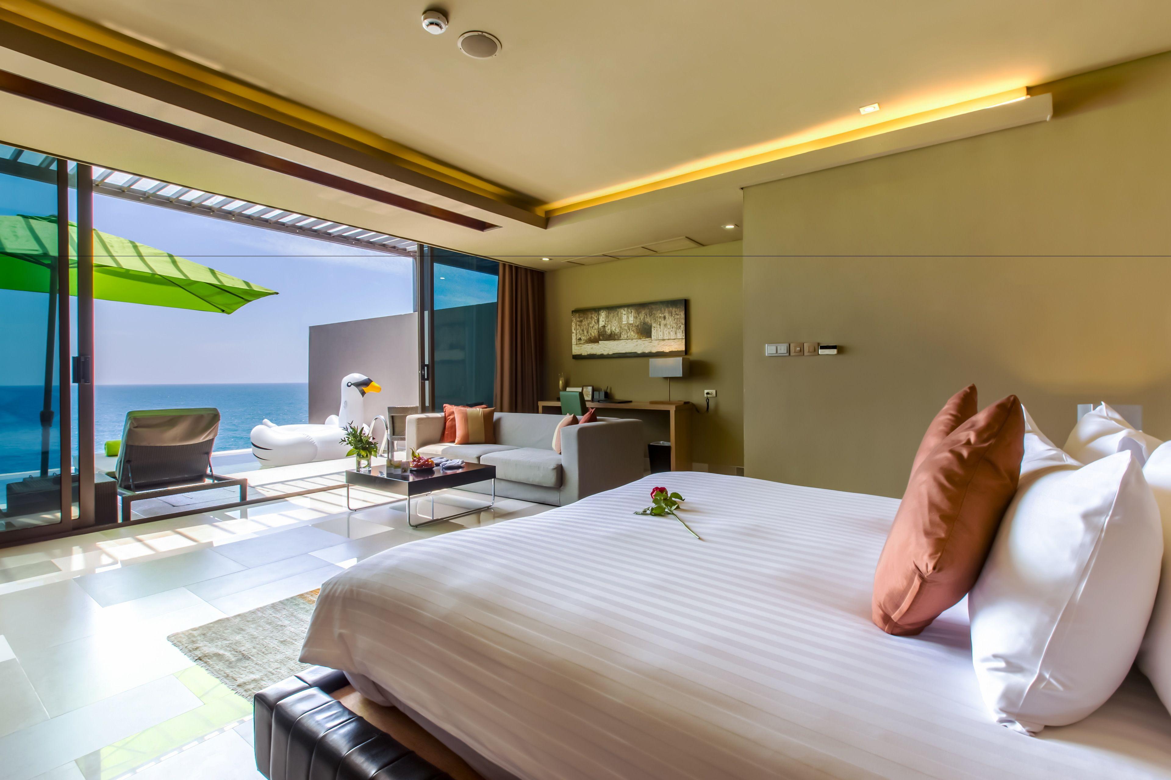Deluxe Private Pool Suite