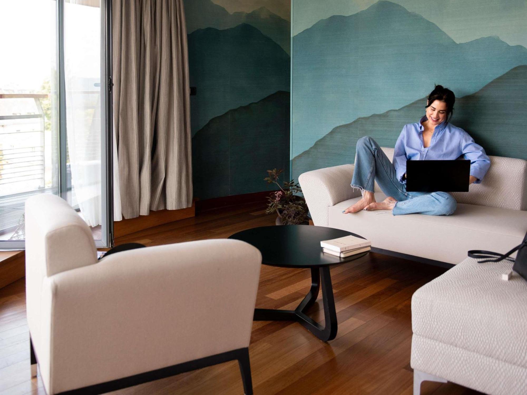 Deluxe King Suite