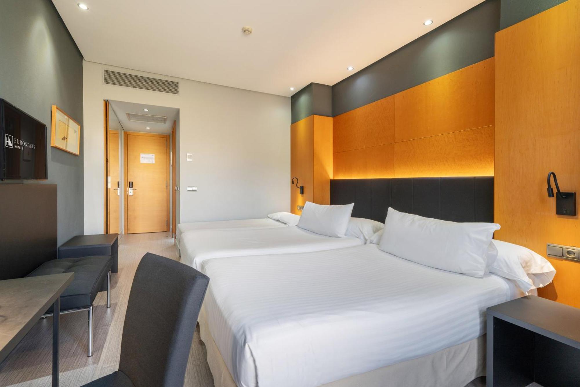 Deluxe Double Room Extra Bed,1716985329:JPEG