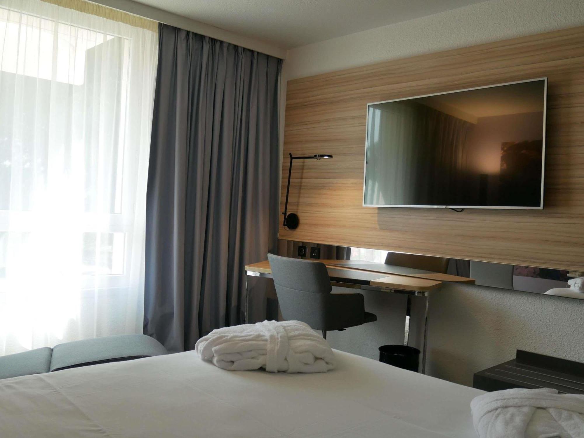Classic Double Room with Sofa Bed,1717008590:JPEG