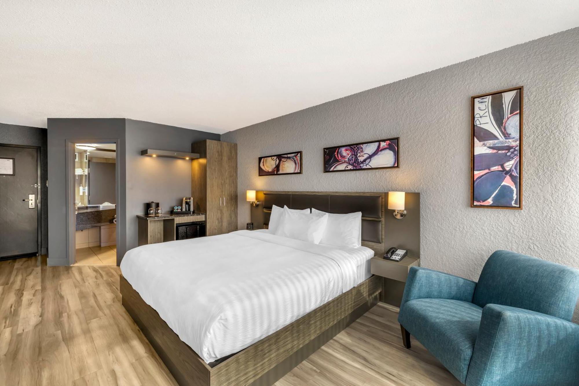 Deluxe King Room