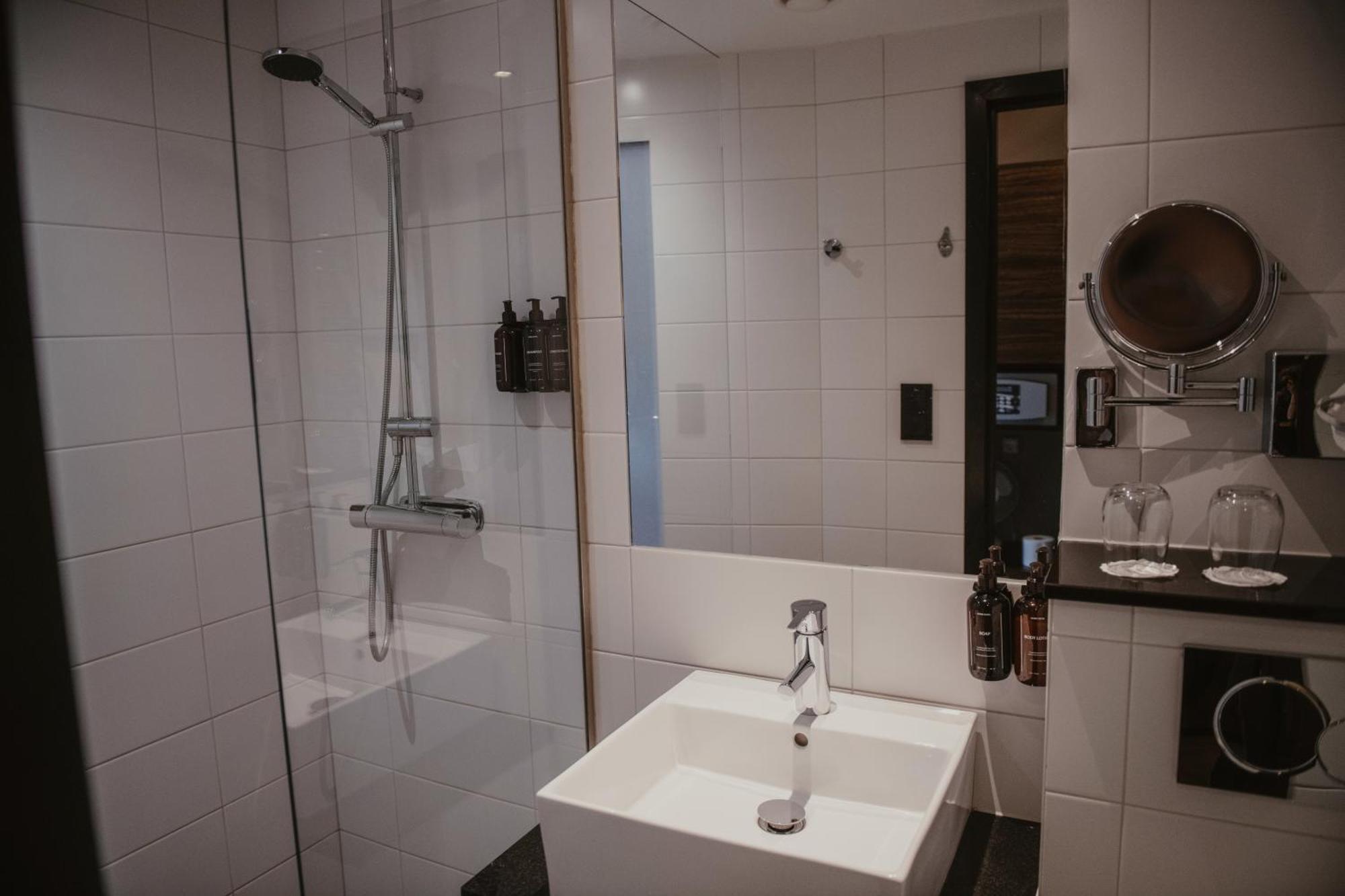 Compact Double Room,1717021526:JPEG