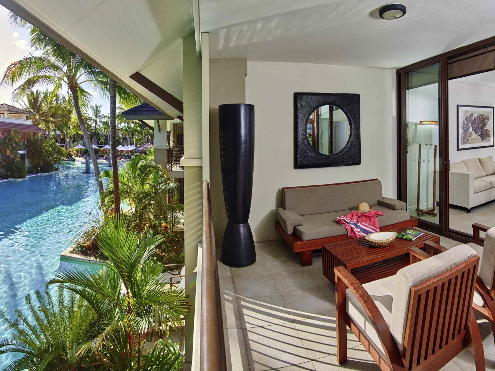 Two-Bedroom Apartment Penthouse Pool View