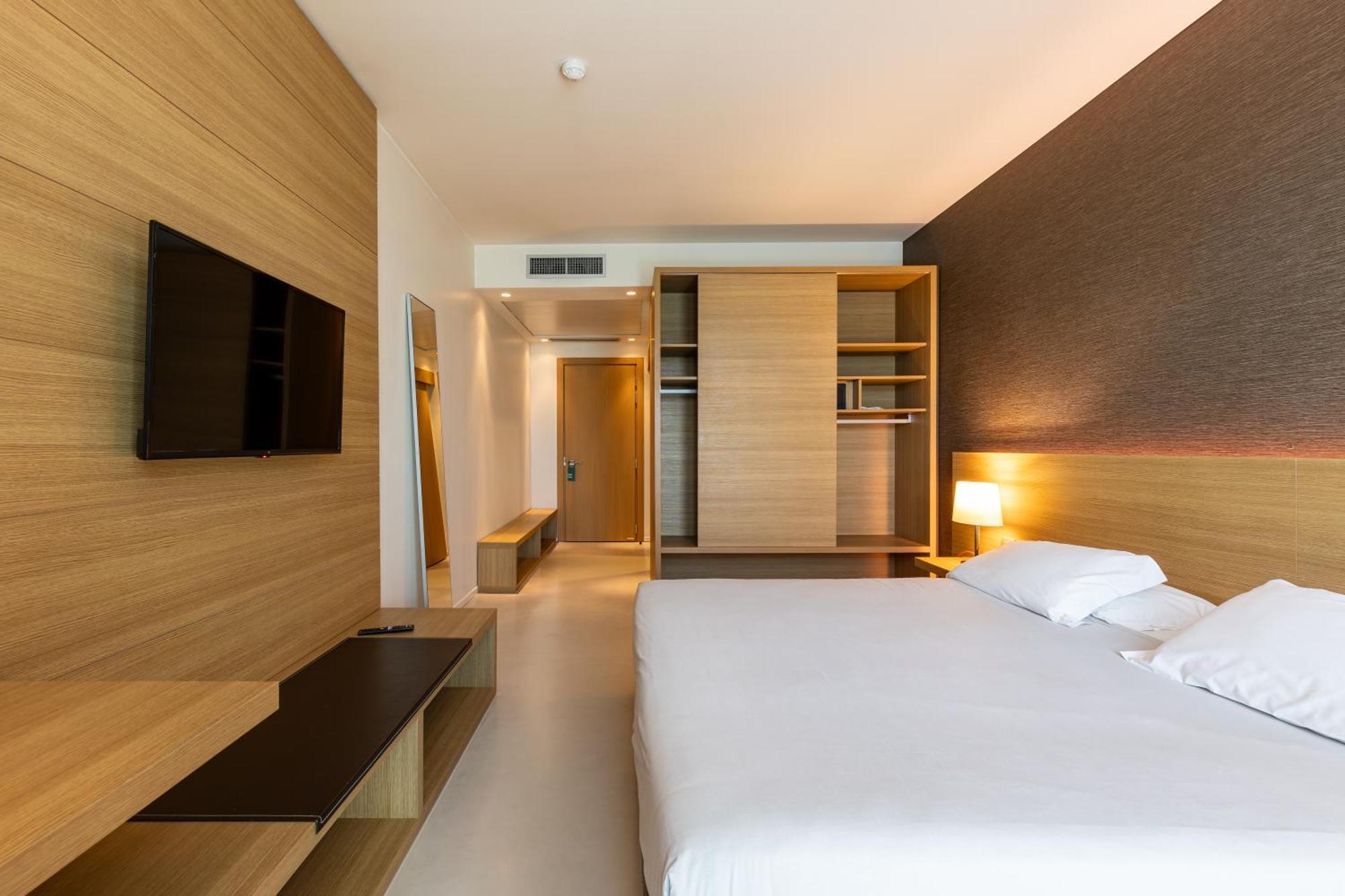 Double Room,1730027496:JPEG