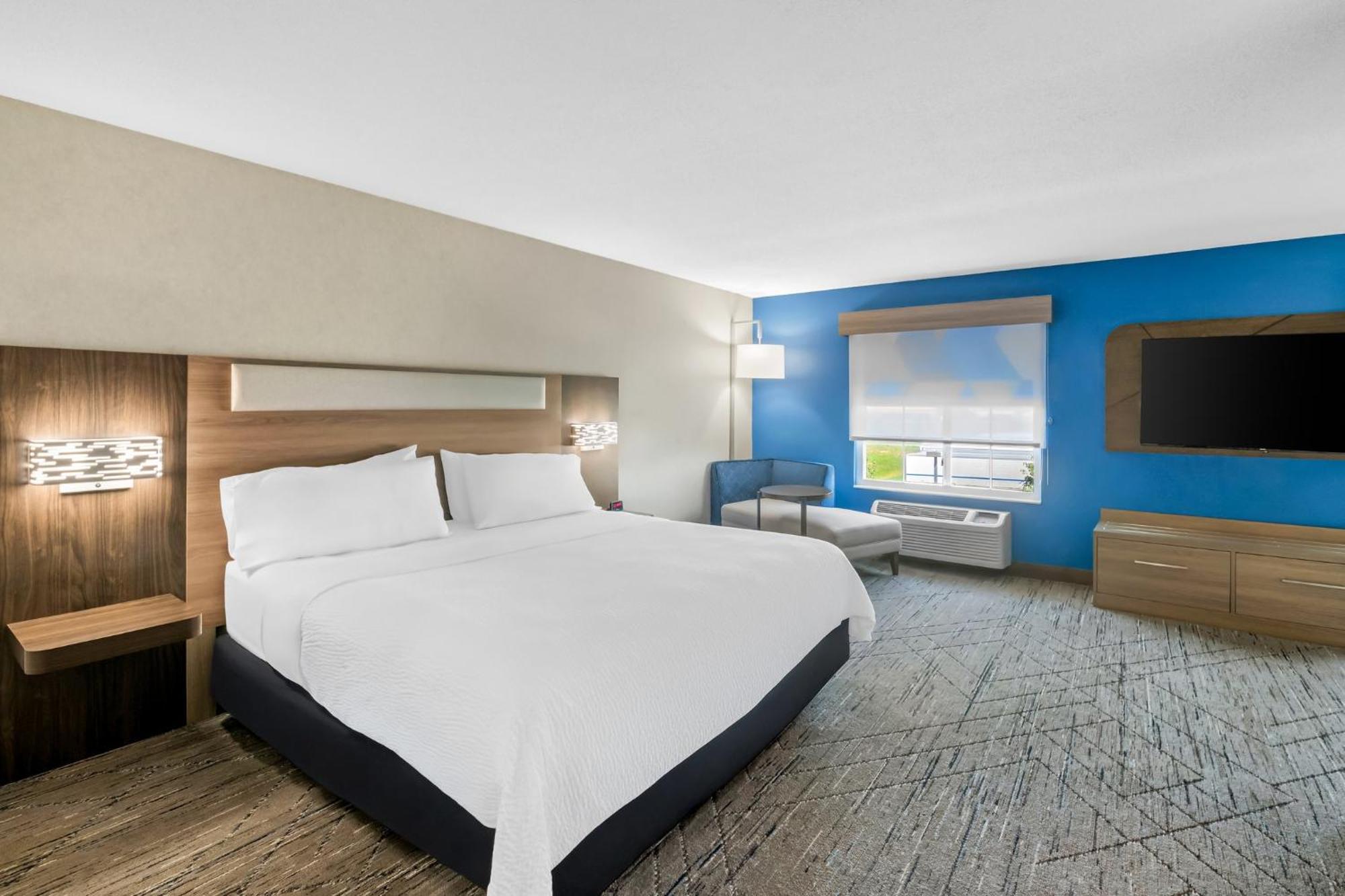 King Room with Jetted Tub