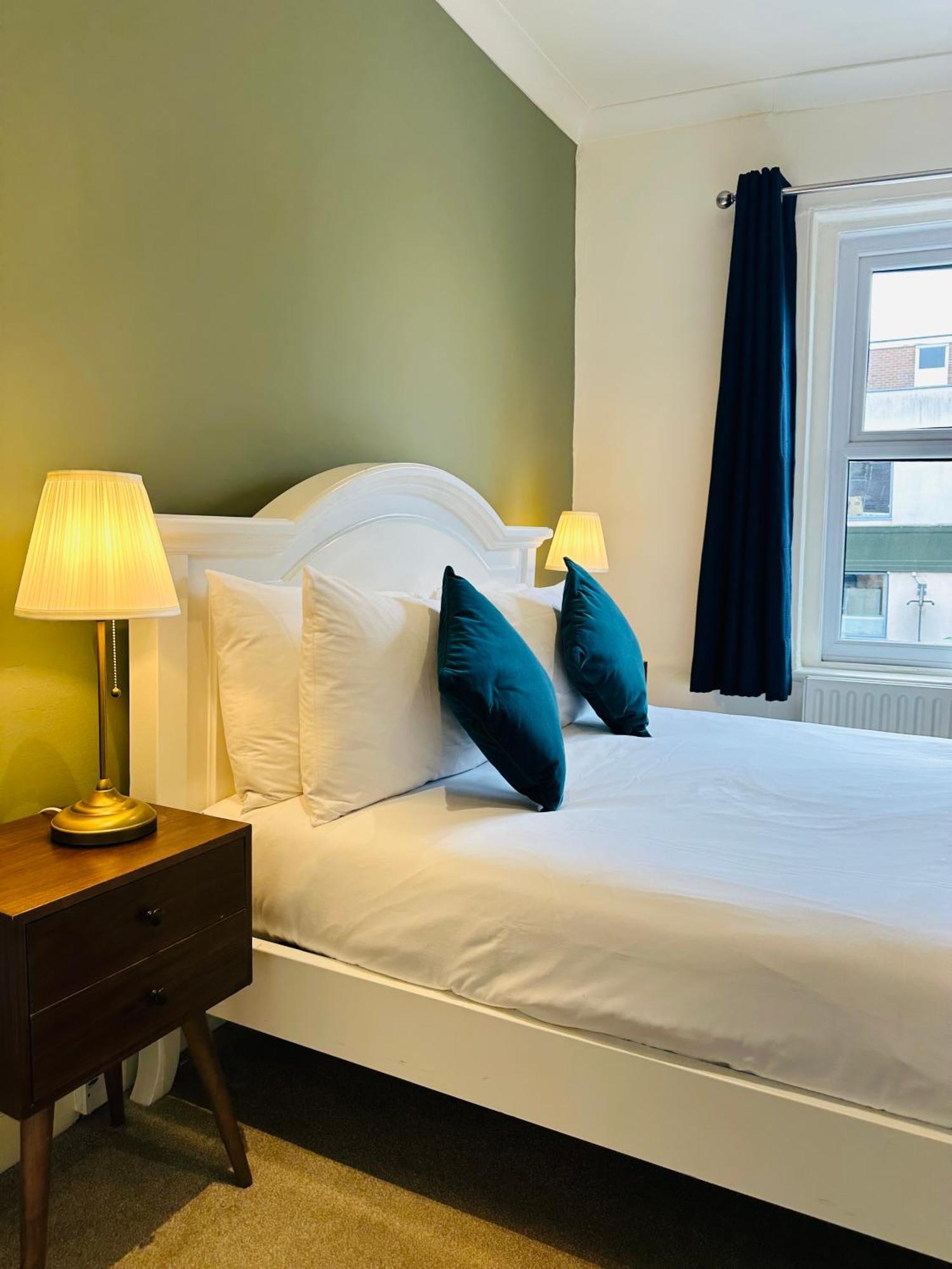 Double Room,1717056661:JPEG