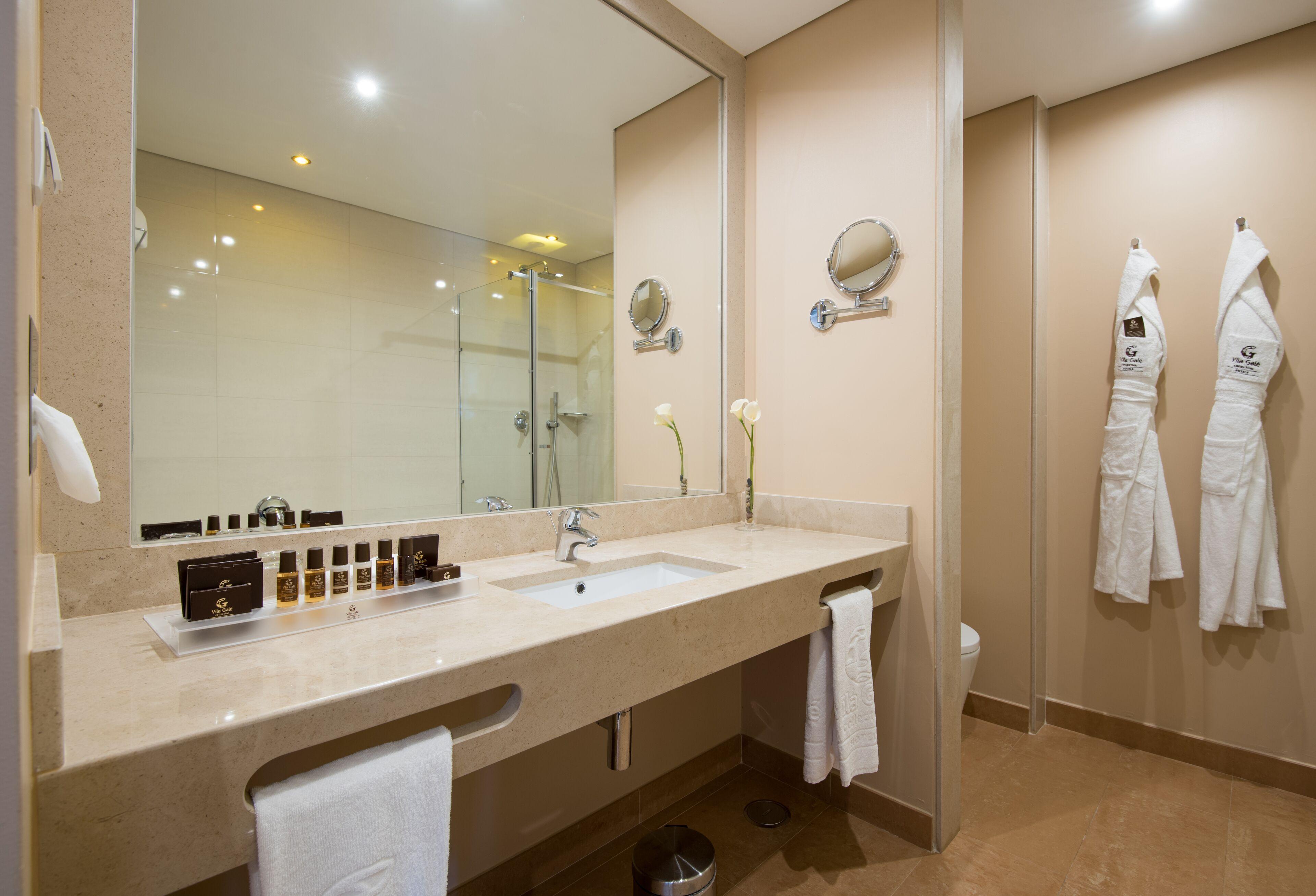 Double or Twin Room Pool View
