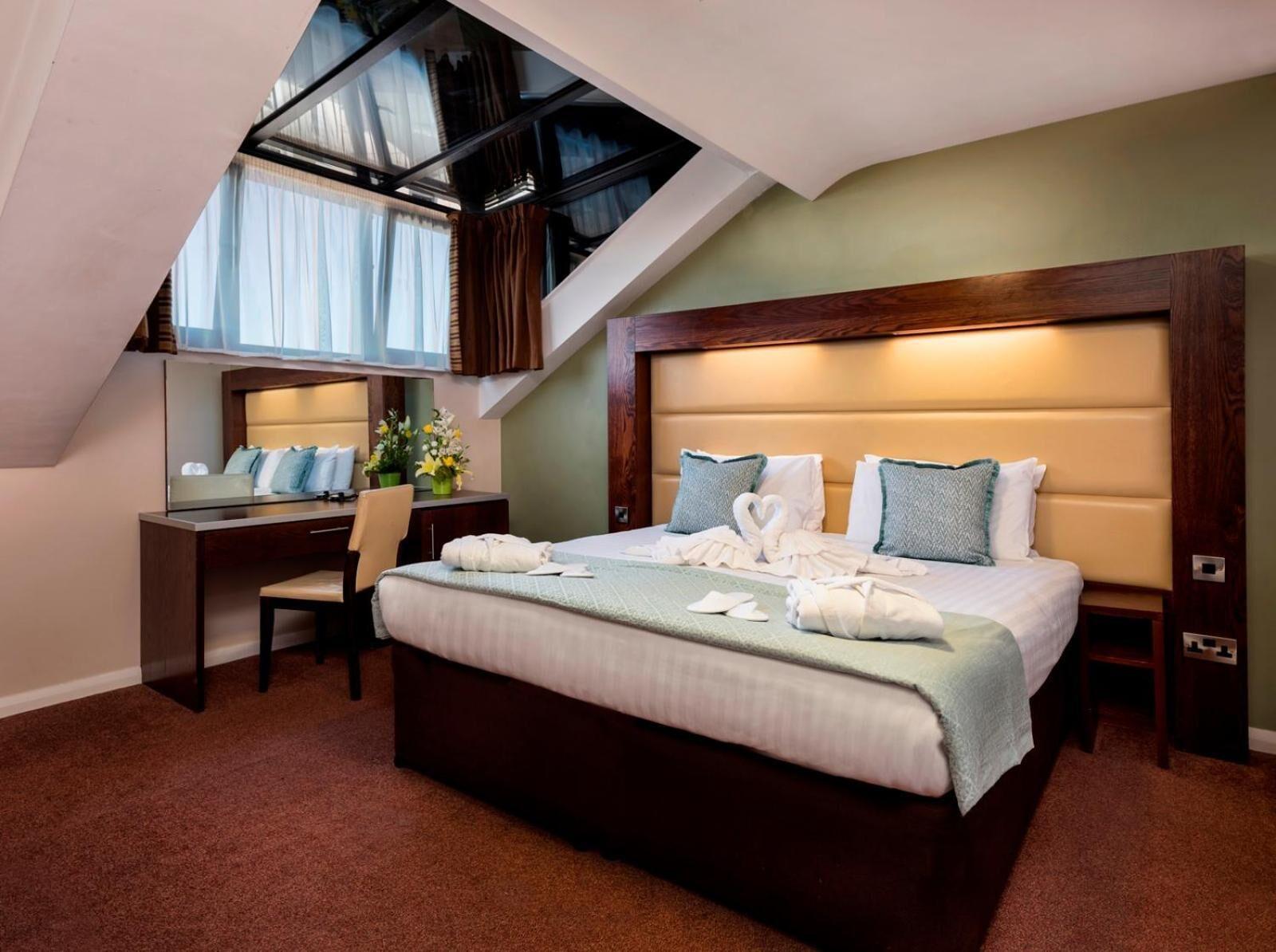 Deluxe Double or Twin Room