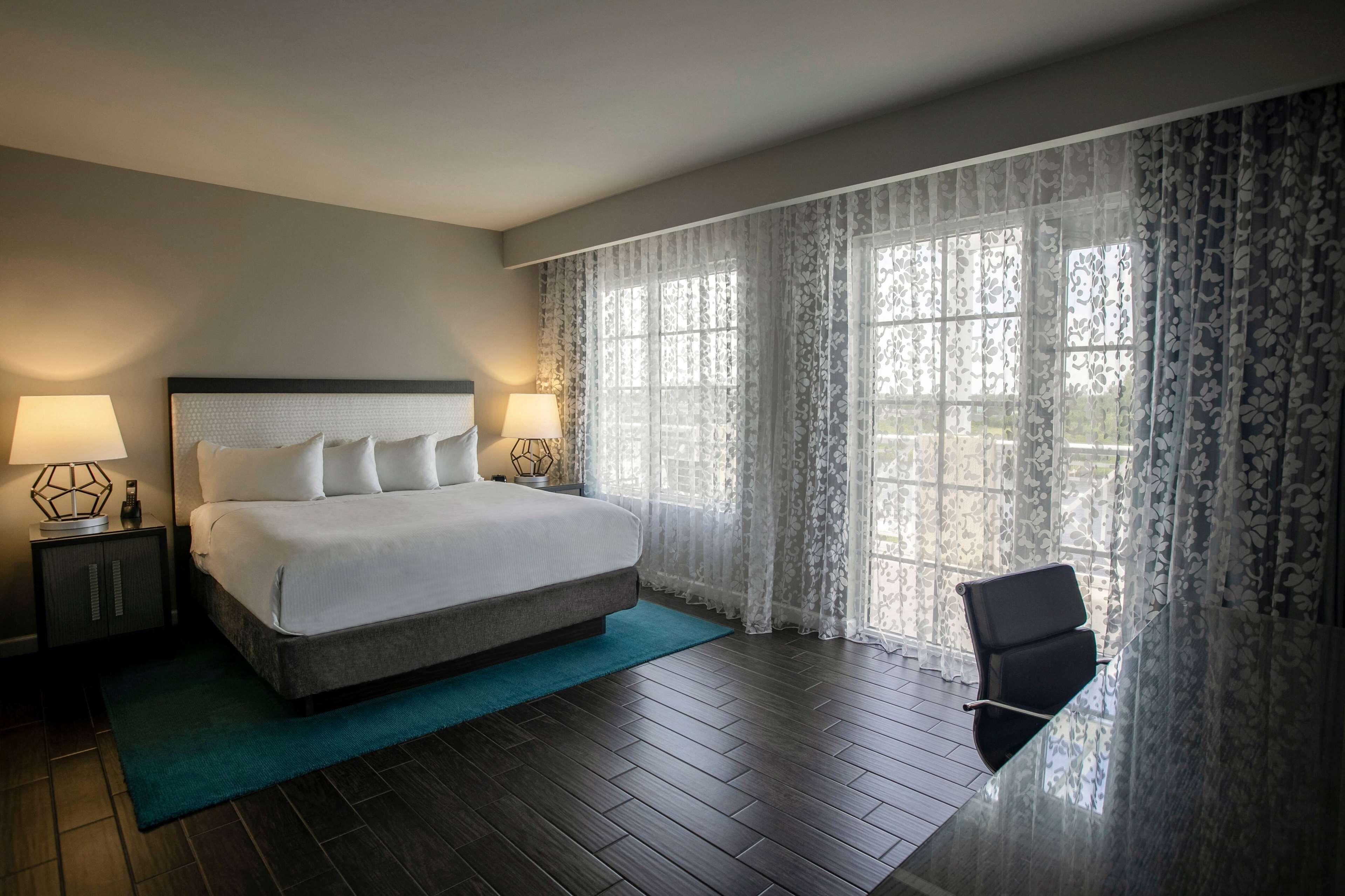 Grand Suite Intracoastal View Non-Smoking