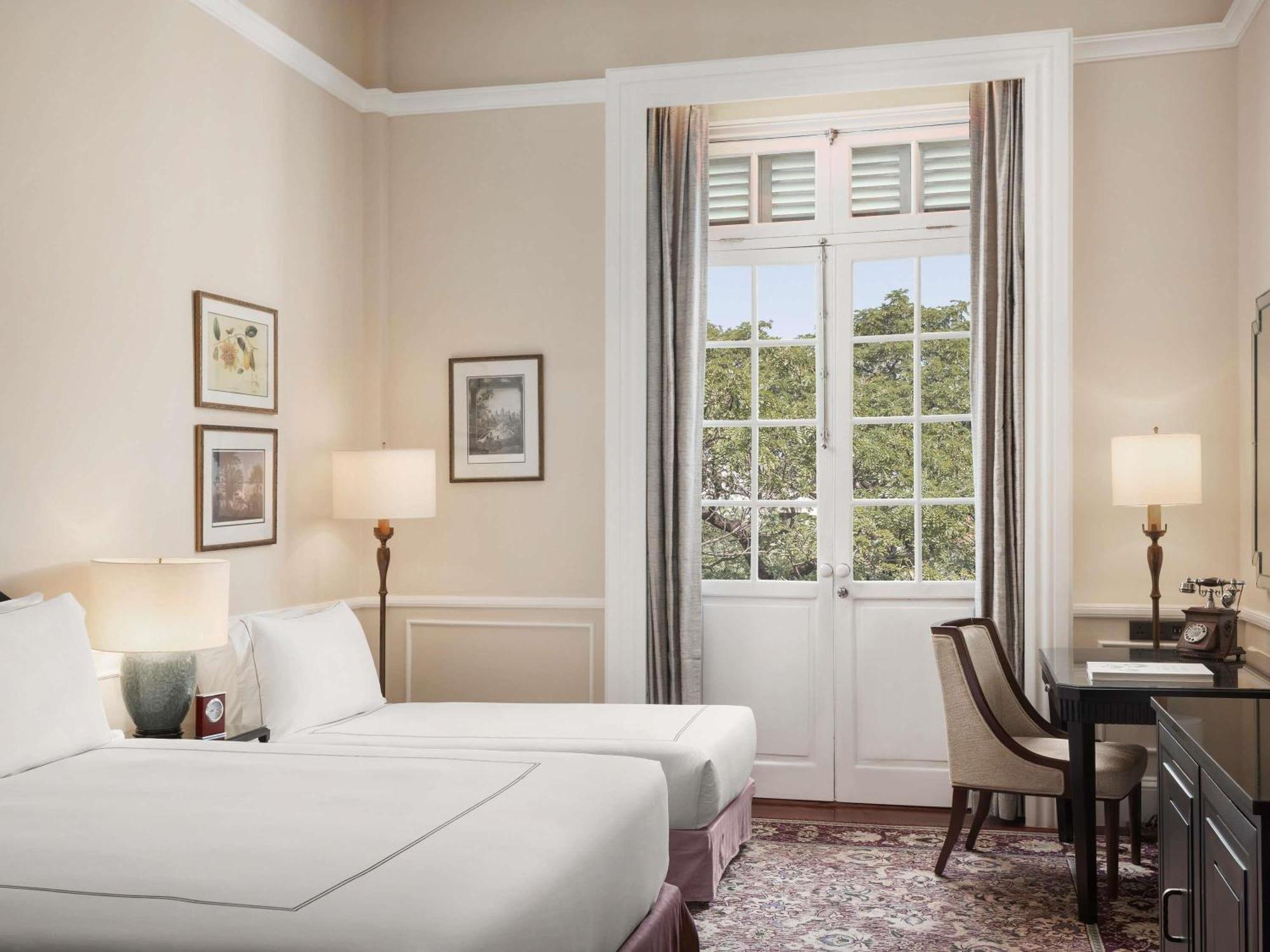 Landmark Twin Room with Pool View