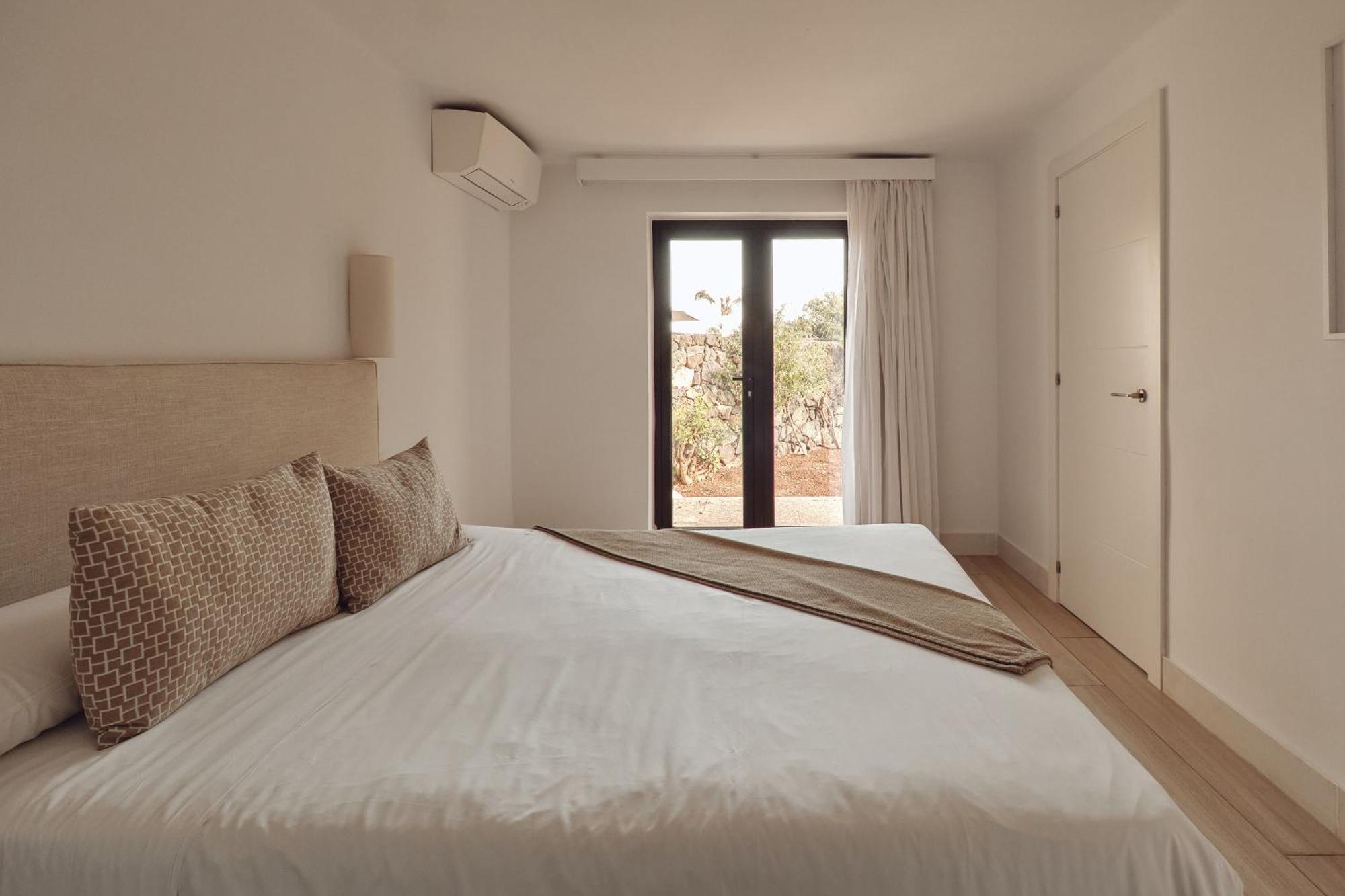 Three-Bedroom Cottage with hot tup,1722915882:JPEG