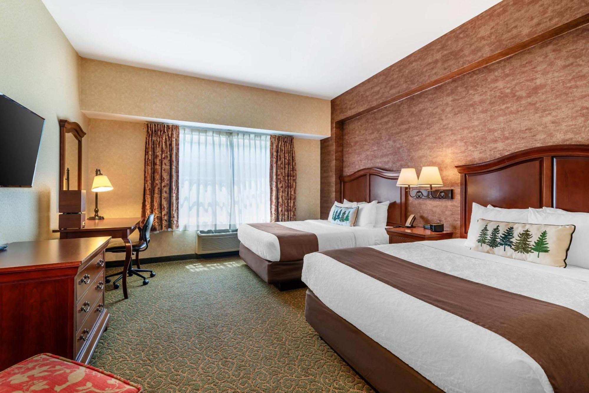 Deluxe Queen Room Two Queen Beds Non-Smoking