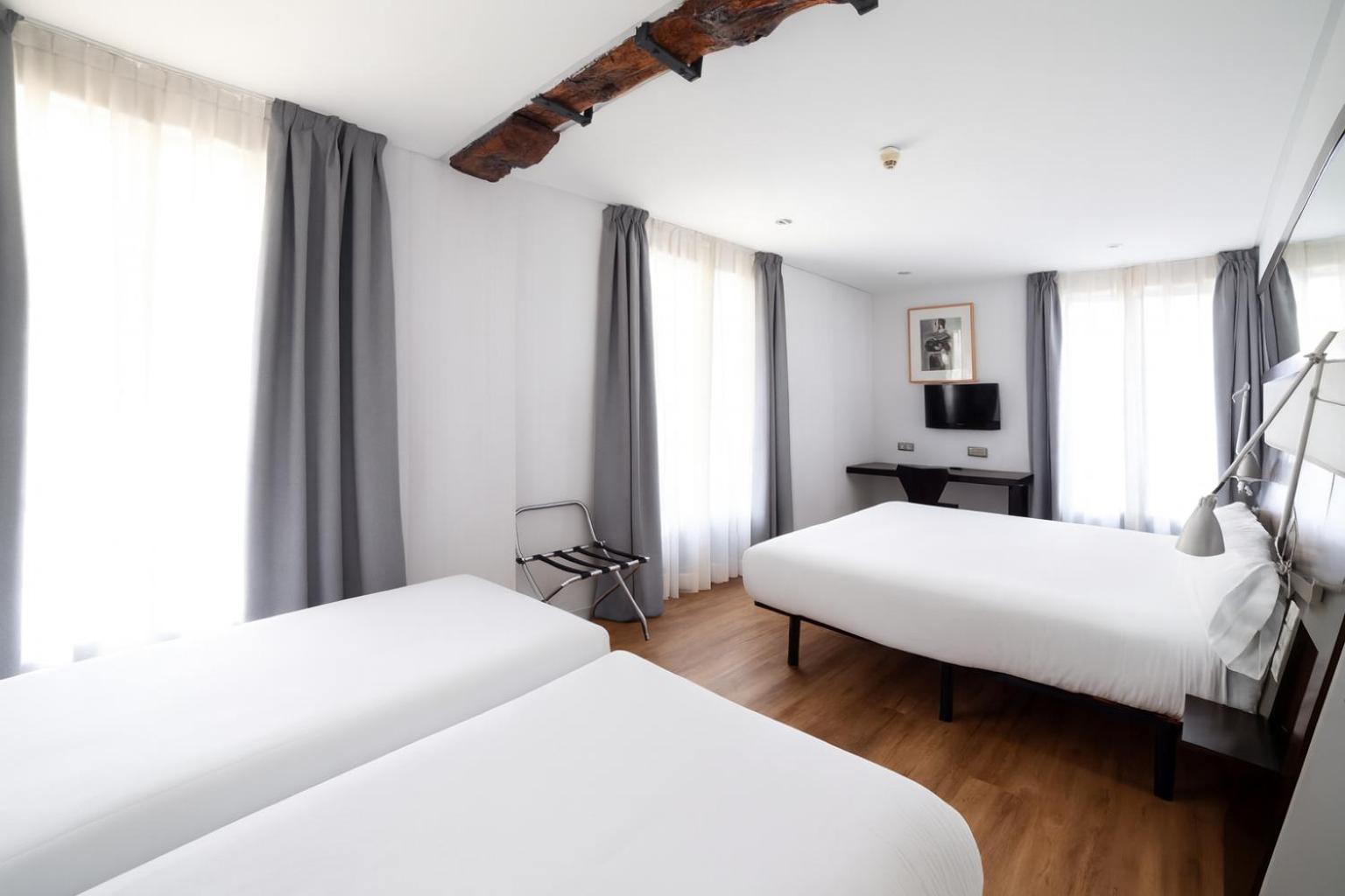 Double Room two Extra Beds