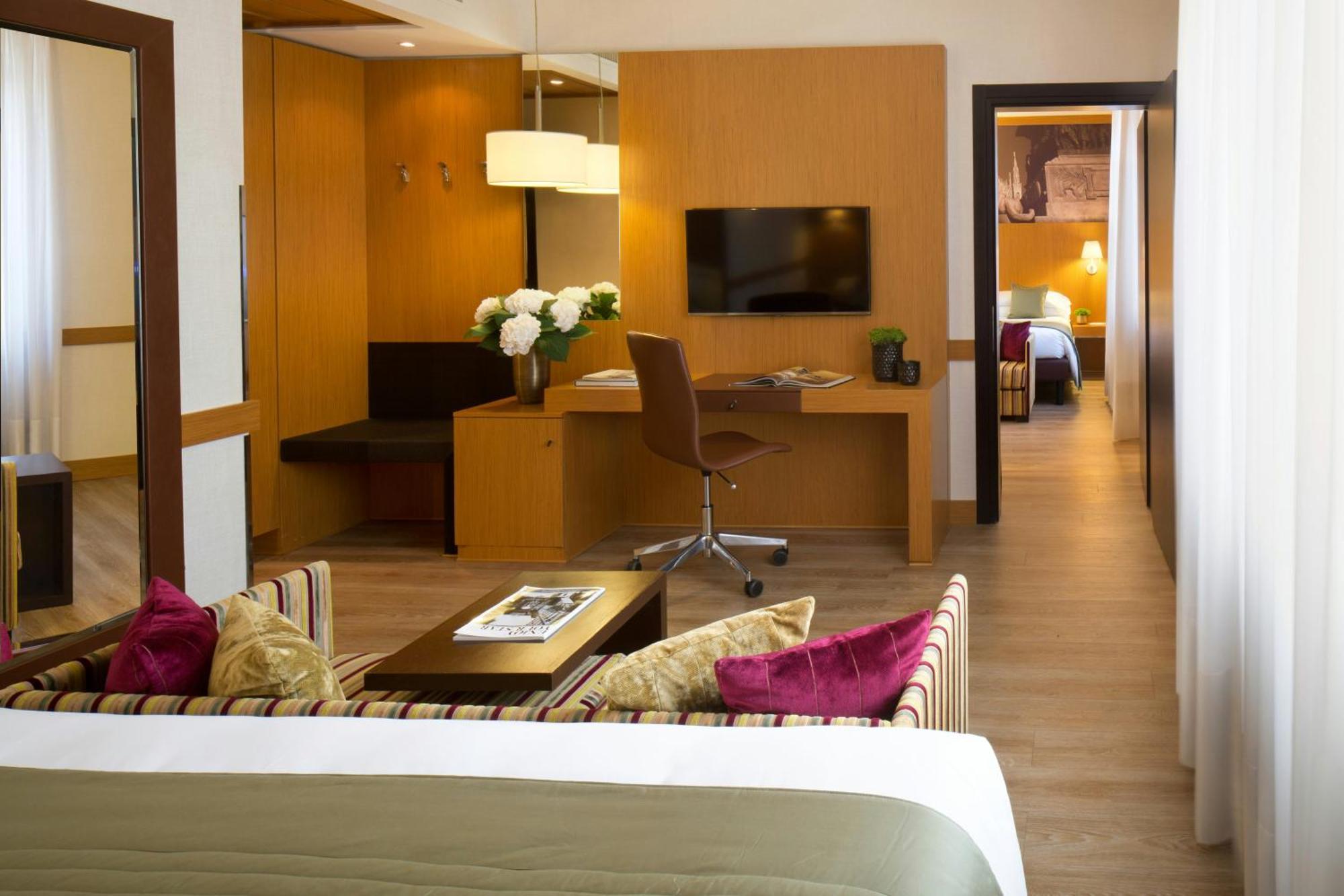 Family Room (2 Adults + 2 Children),1729993752:JPEG