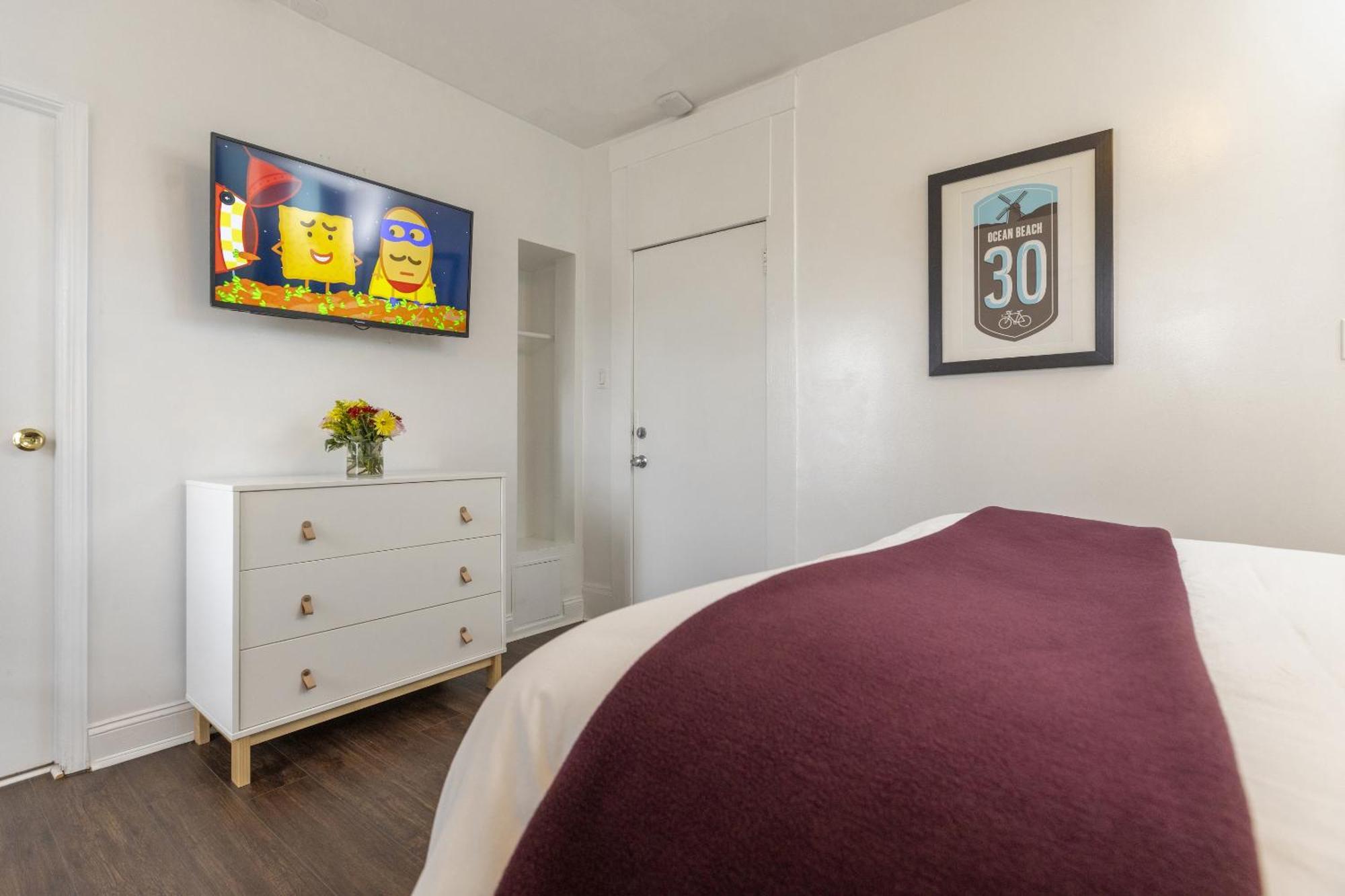 Deluxe Queen Room