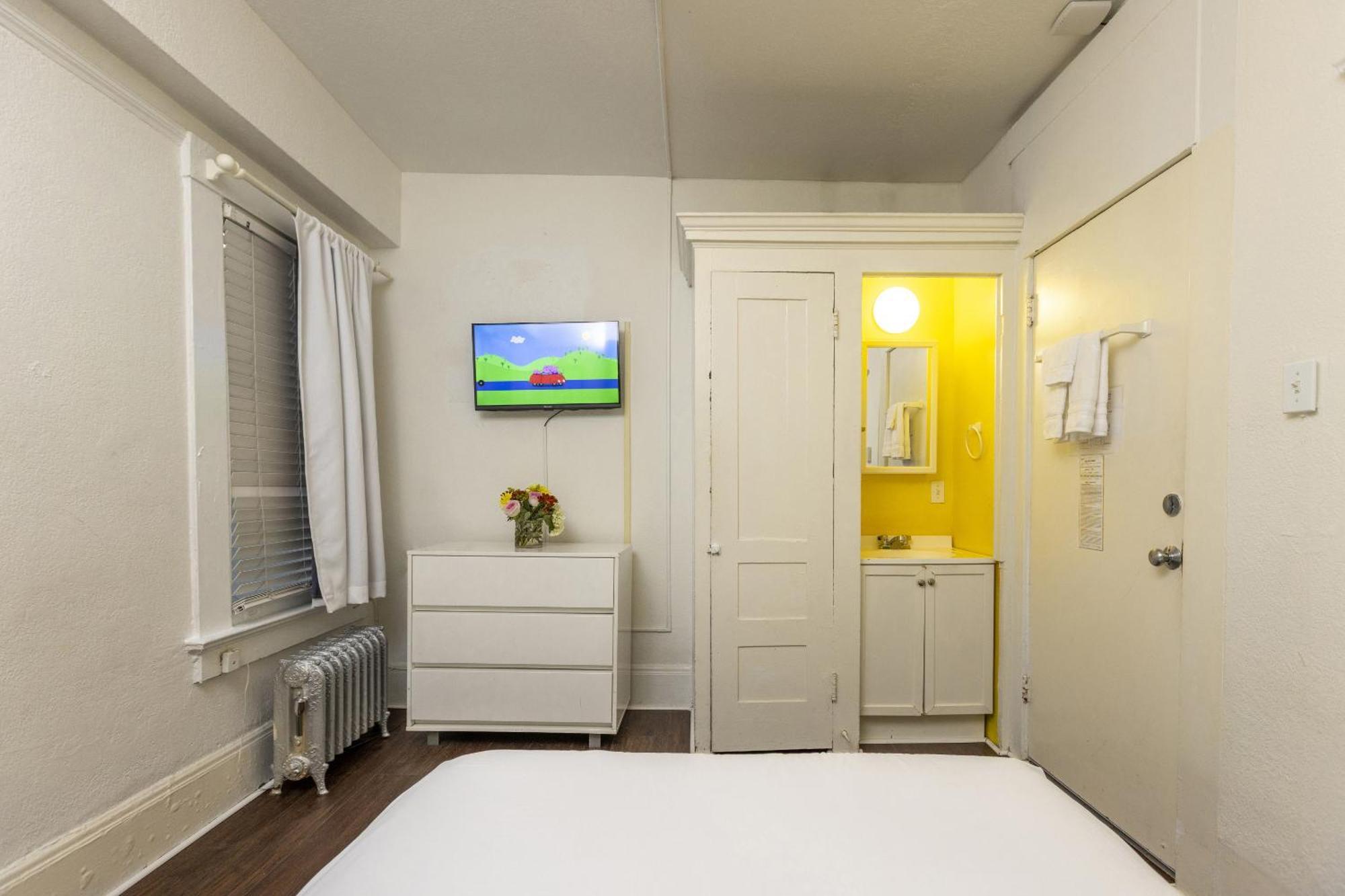Economy Double Room