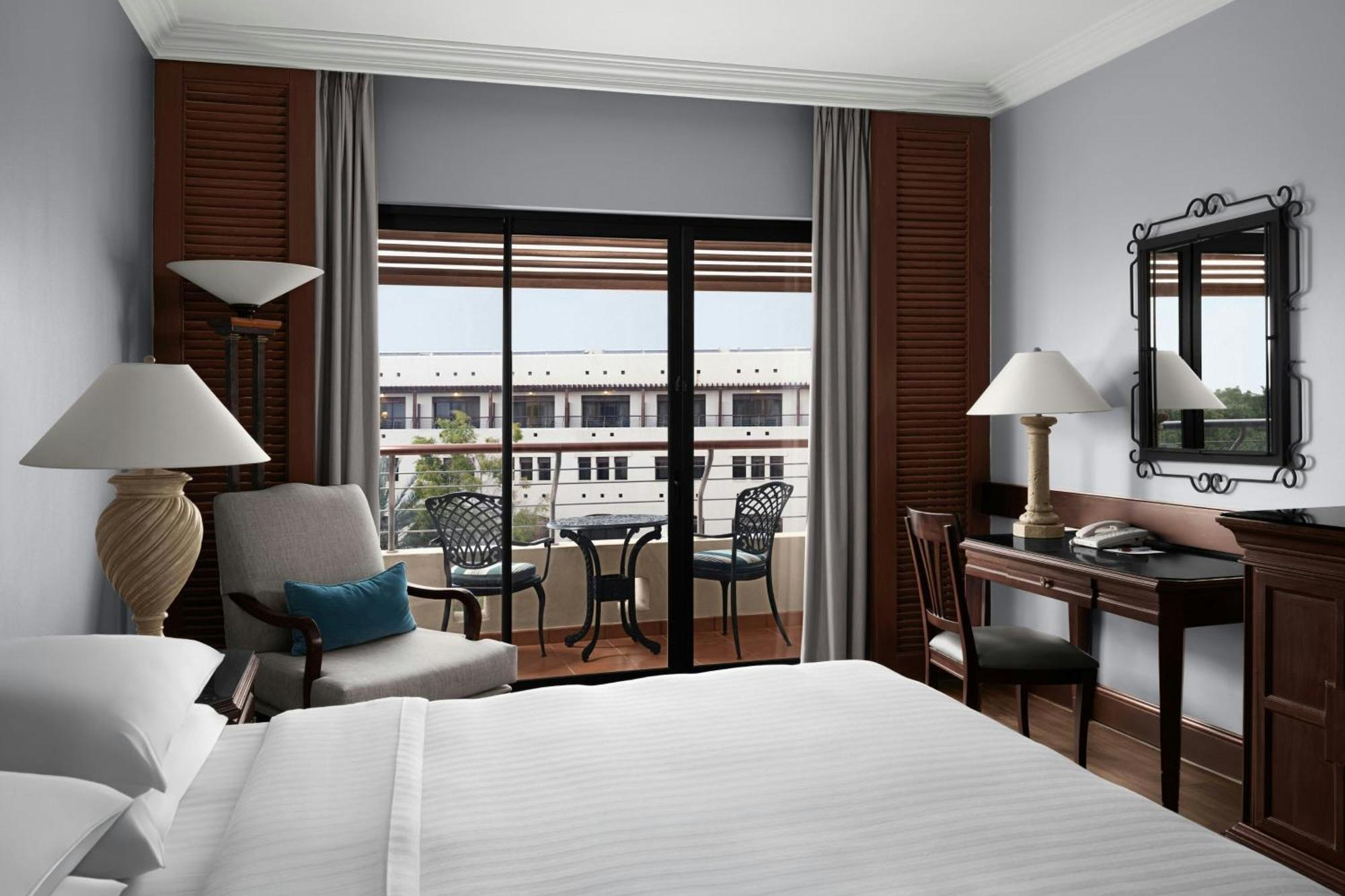 Pool View Room 1 King