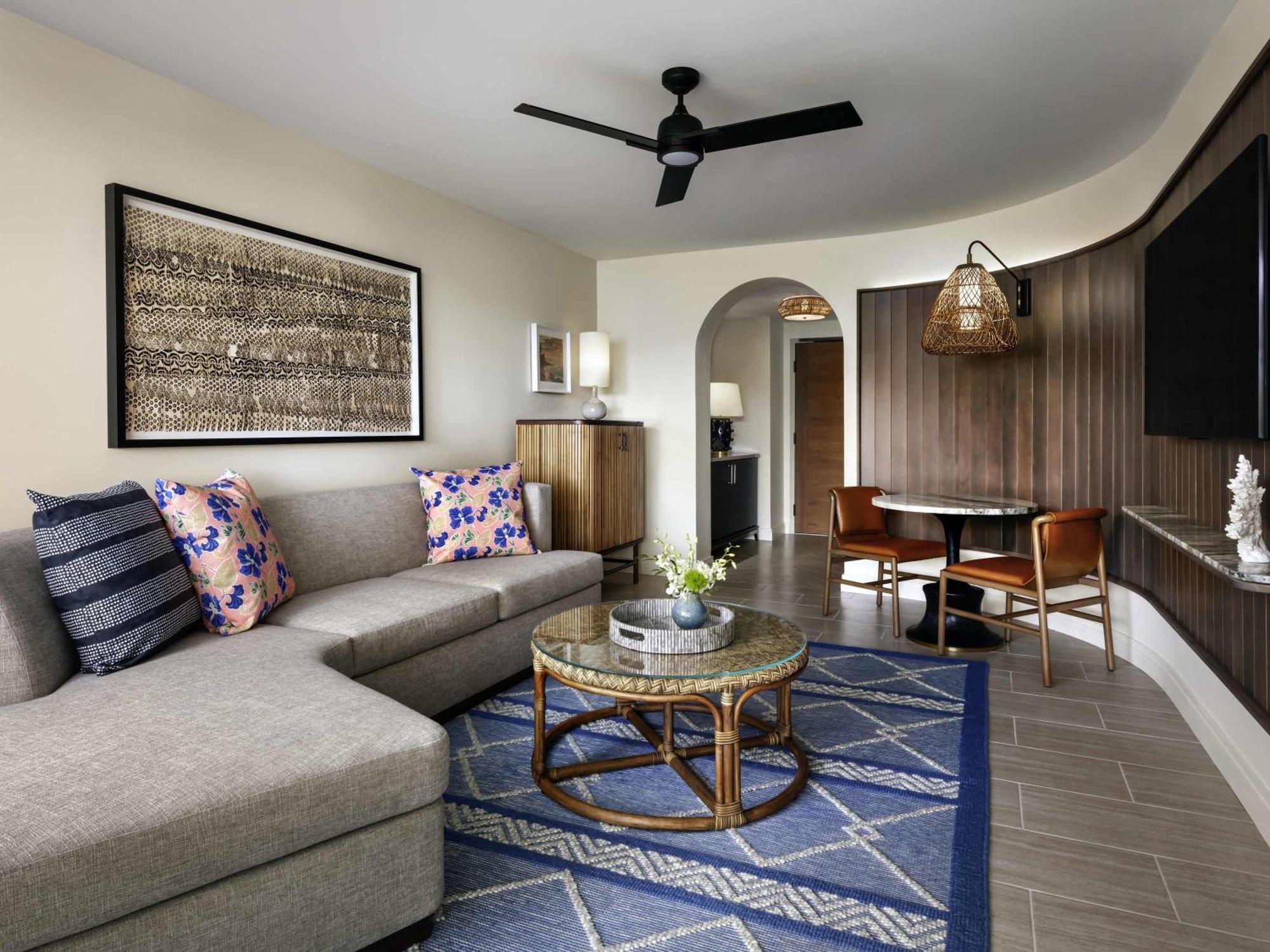 Suite mit Kingsize-Bett, Schlafcouch und Gartenblick