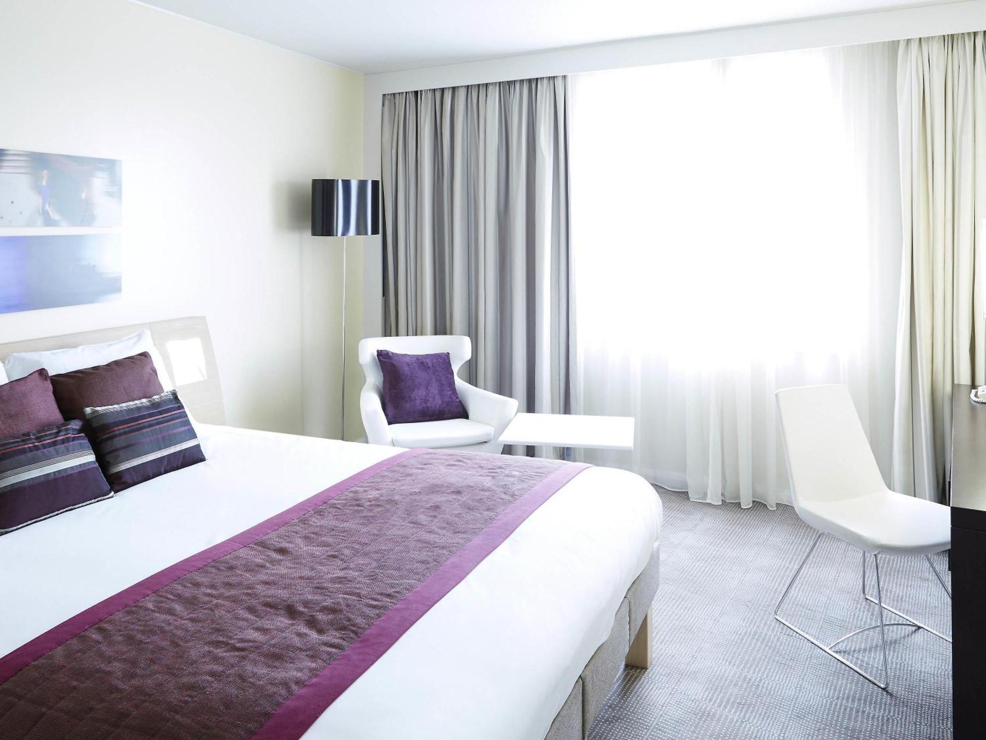 Executive Room One King Bed One Double Sofa Bed,1273976080:JPEG