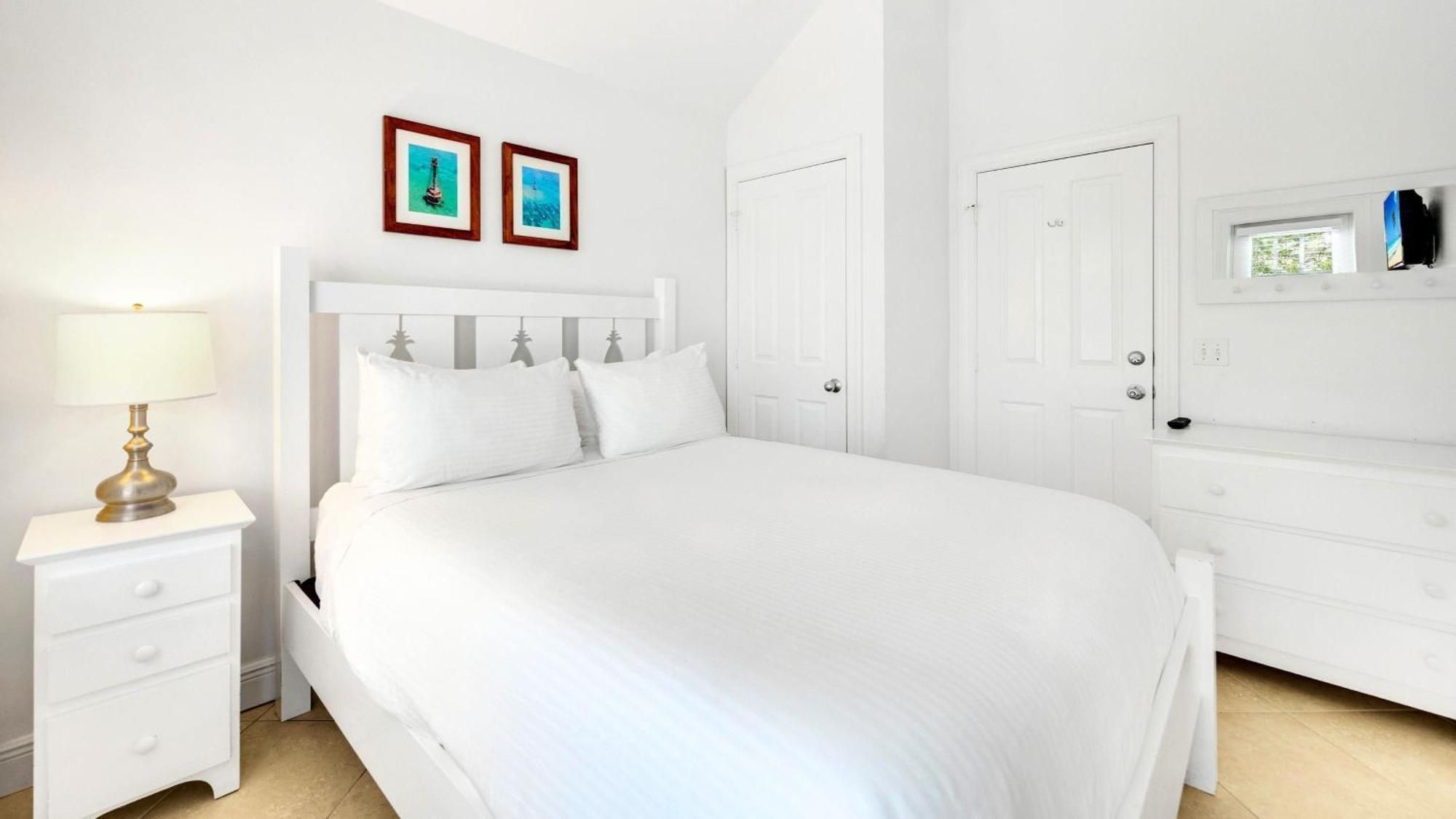 Tropical Garden Double Queen Guestroom