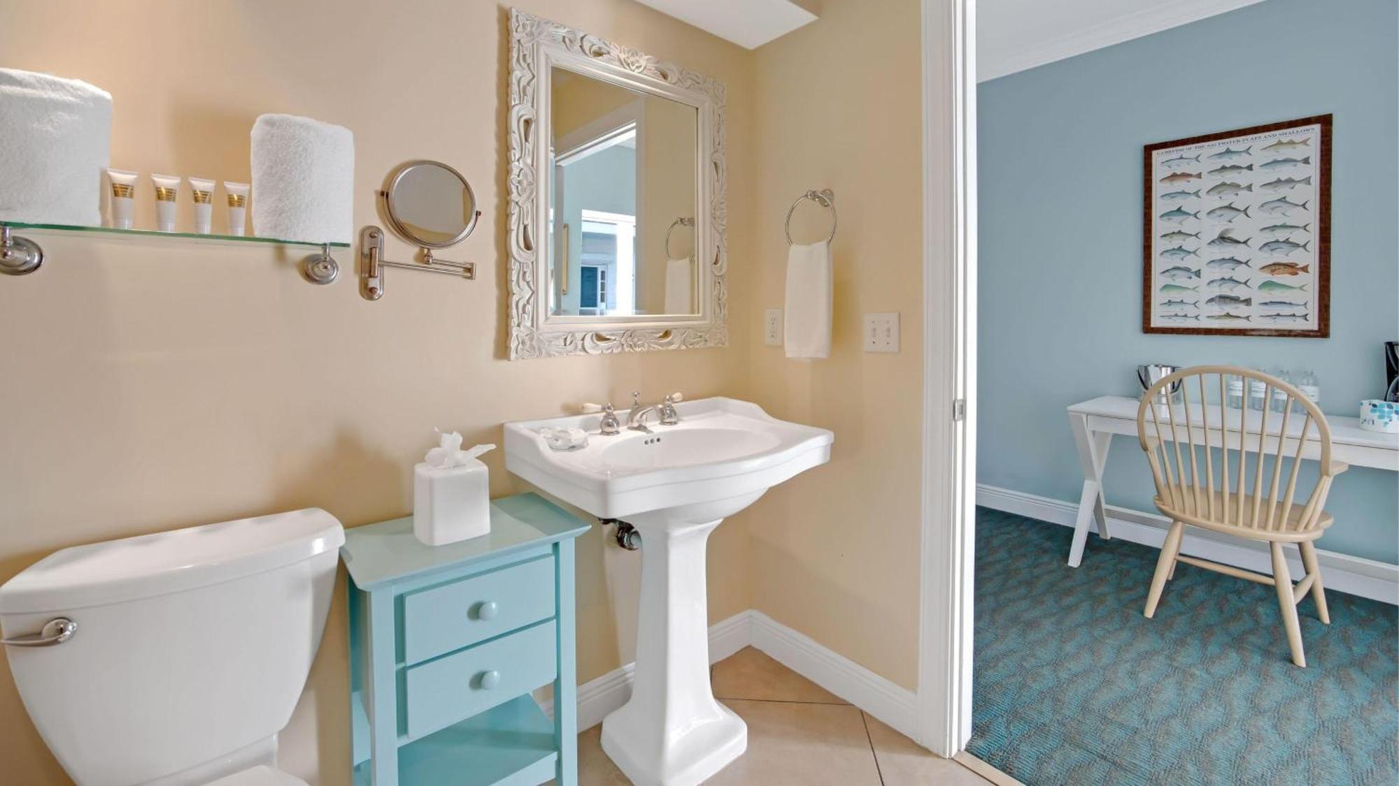 Tropical Garden King Guestroom