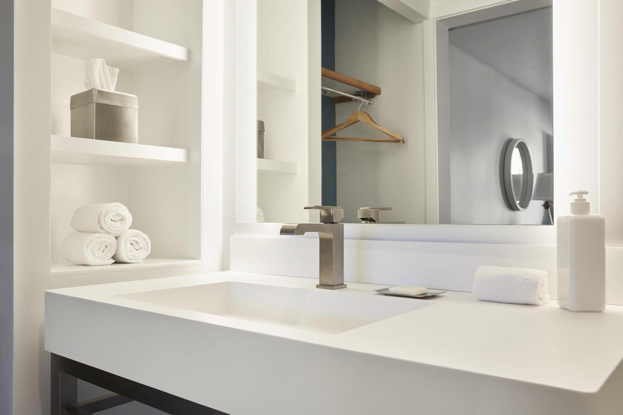 King Room - Hearing Access,1730048911:JPEG