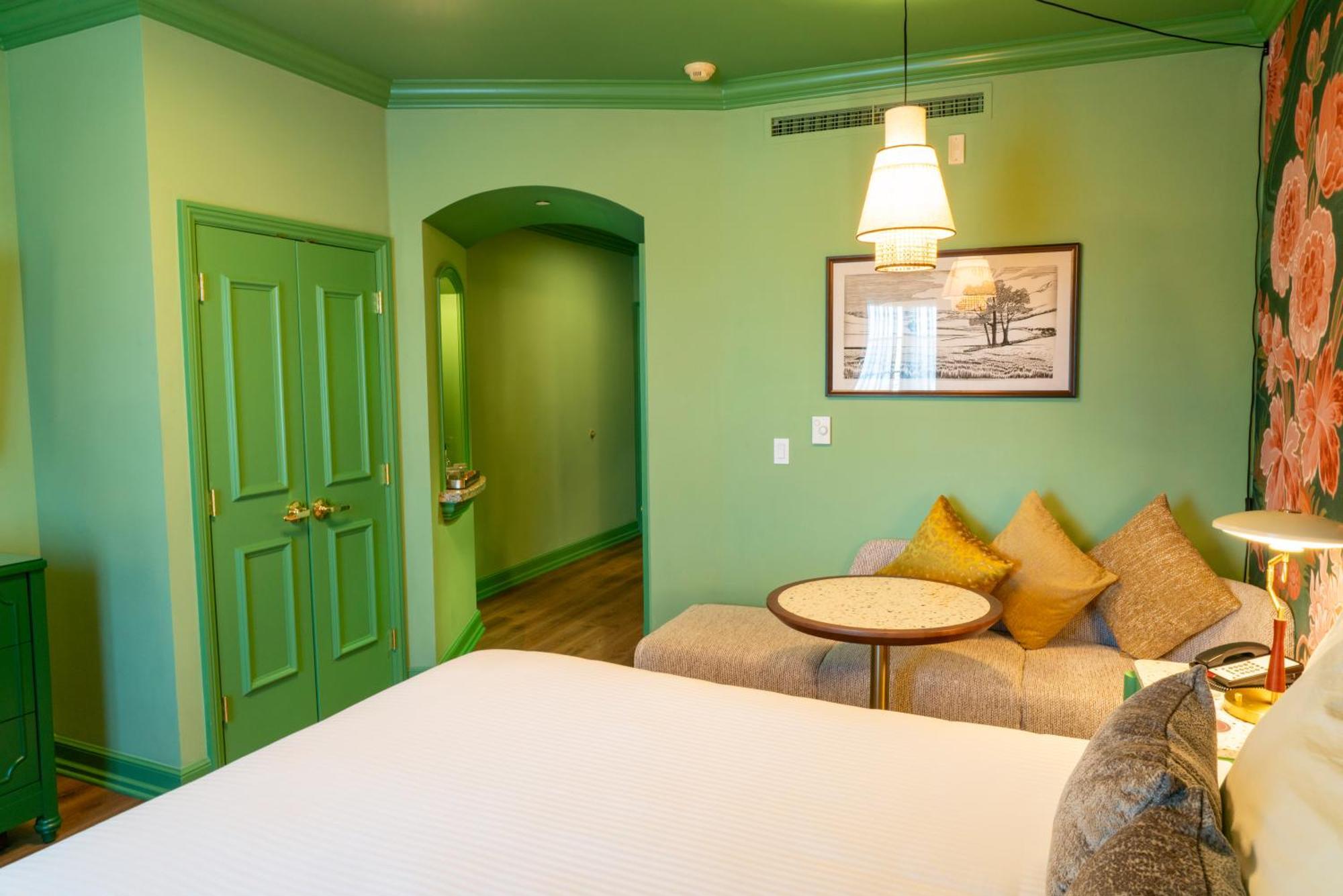 King Studio,1730050324:JPEG