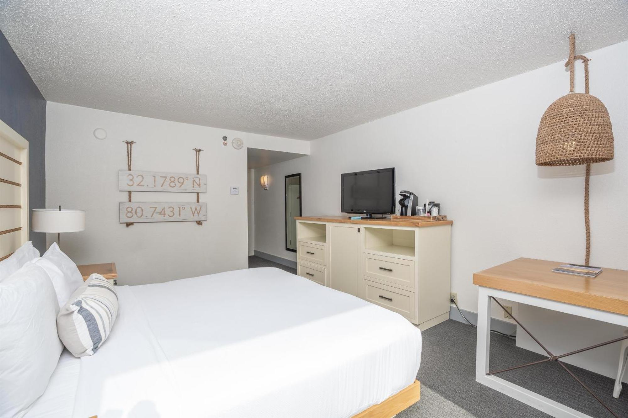 Deluxe King Room,1730054221:JPEG