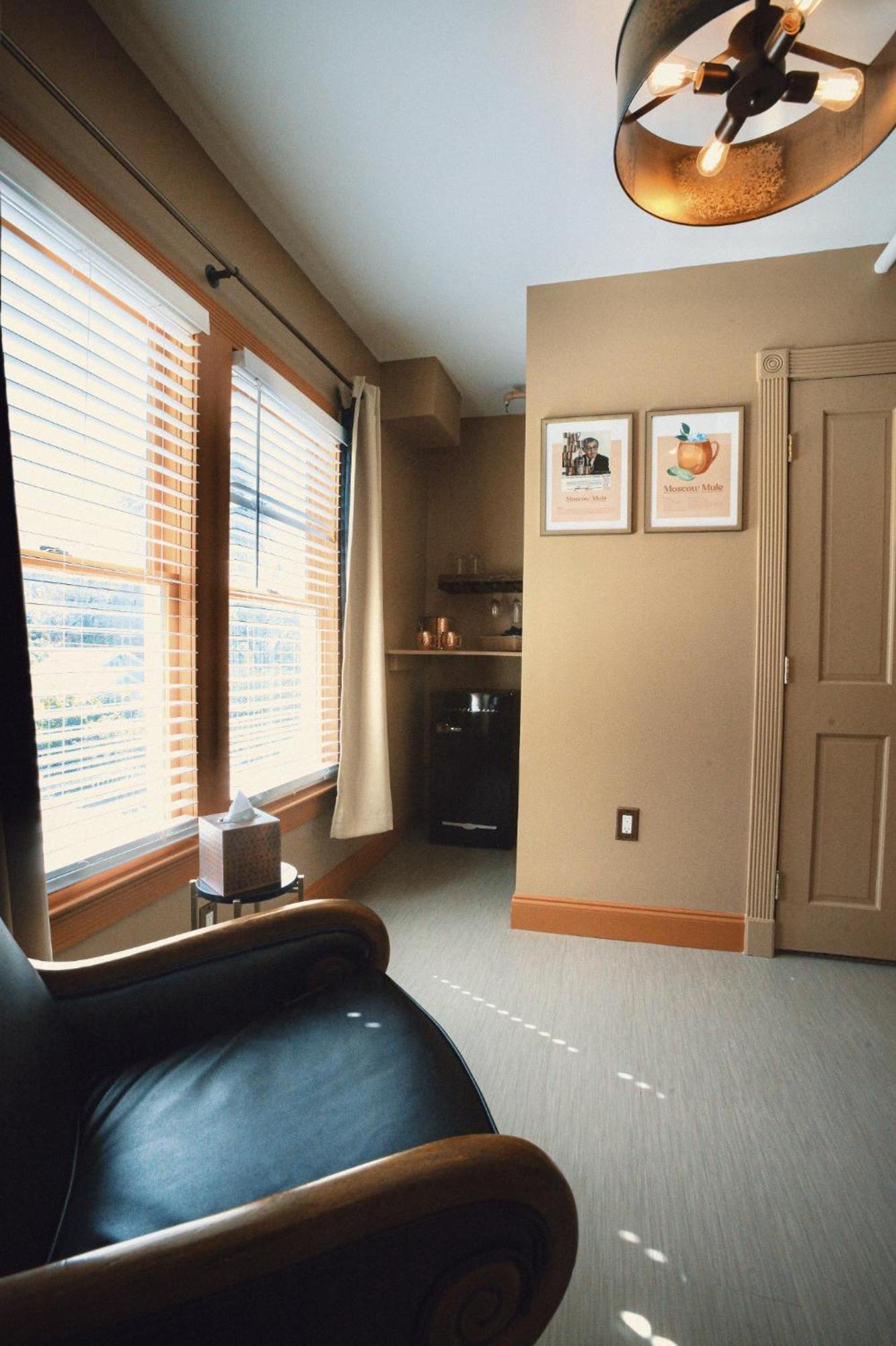 Deluxe King Suite