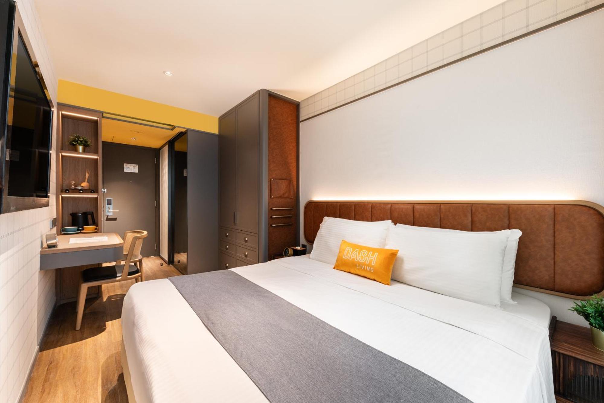 Deluxe Queen Room