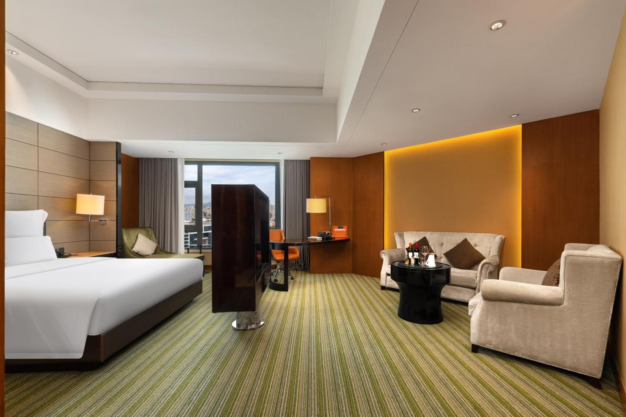 Junior King Suite